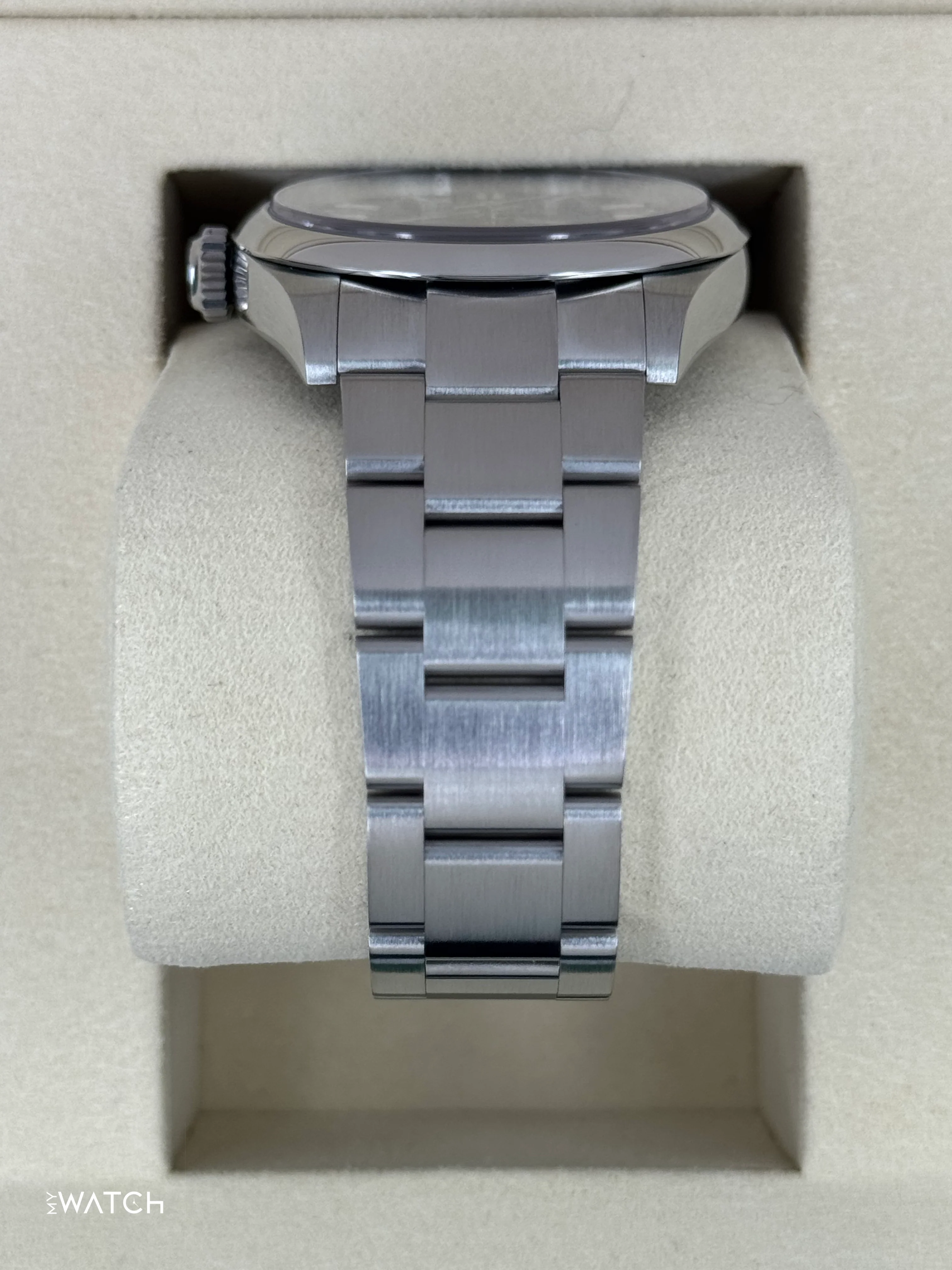 2025 Rolex Oyster Perpetual 41mm 134300 Med Blue Dial - Image 4