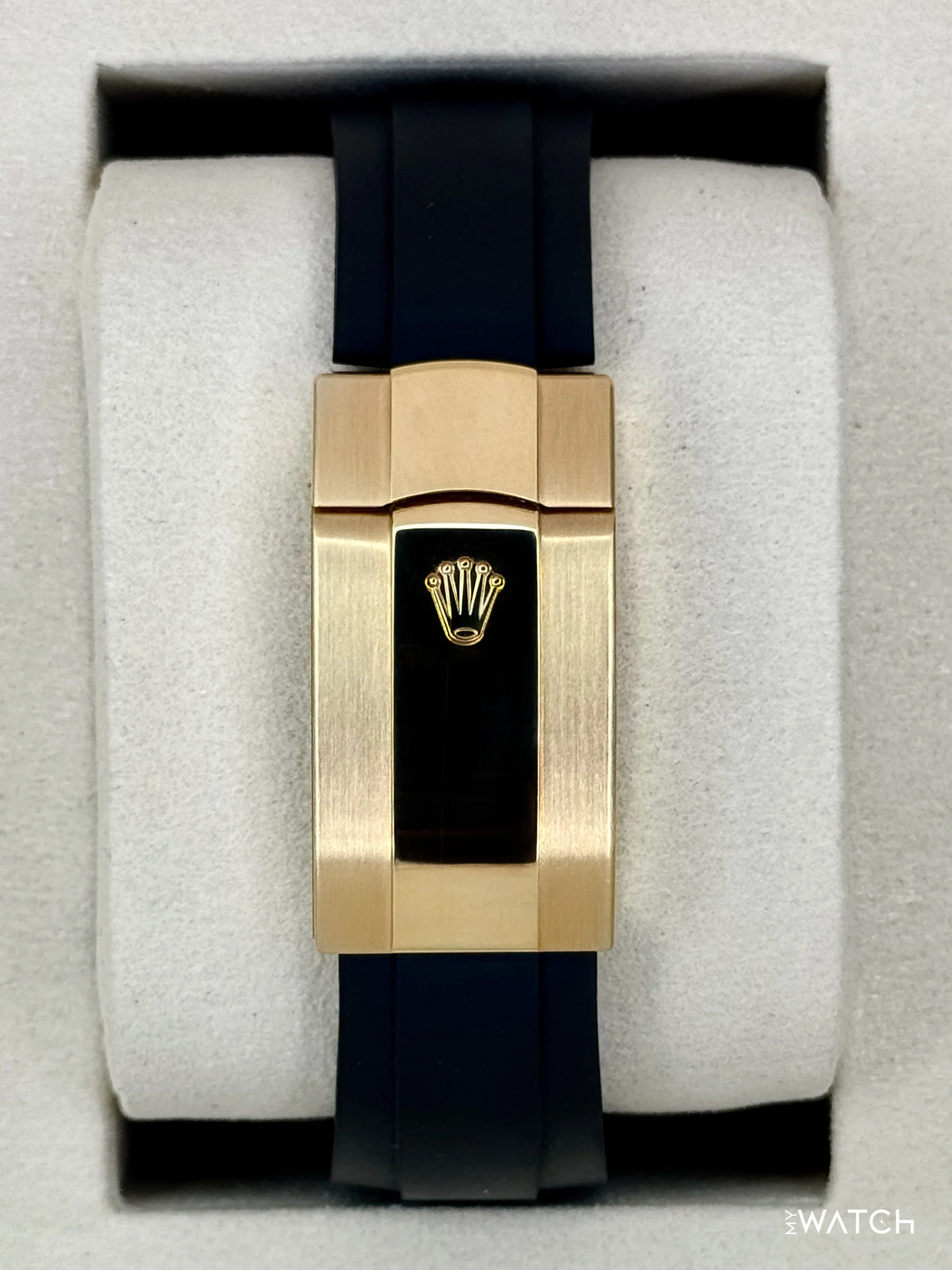 2025 Rolex Sky-Dweller 42mm 336238 Yellow Gold Oysterflex Green Dial - Image 2