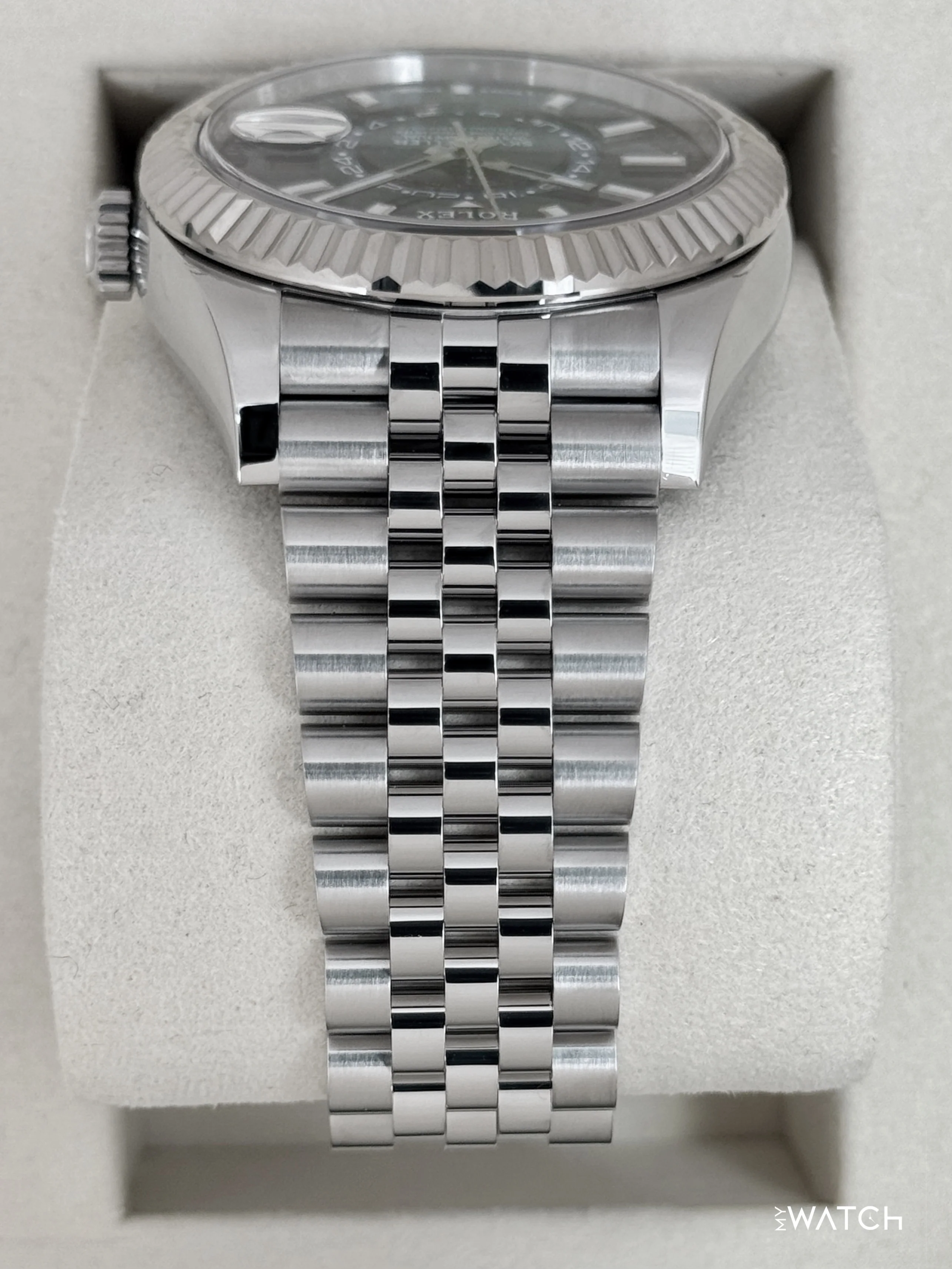 2025 Rolex Sky-Dweller 42mm 336934 Jubilee Blue Dial - Image 4