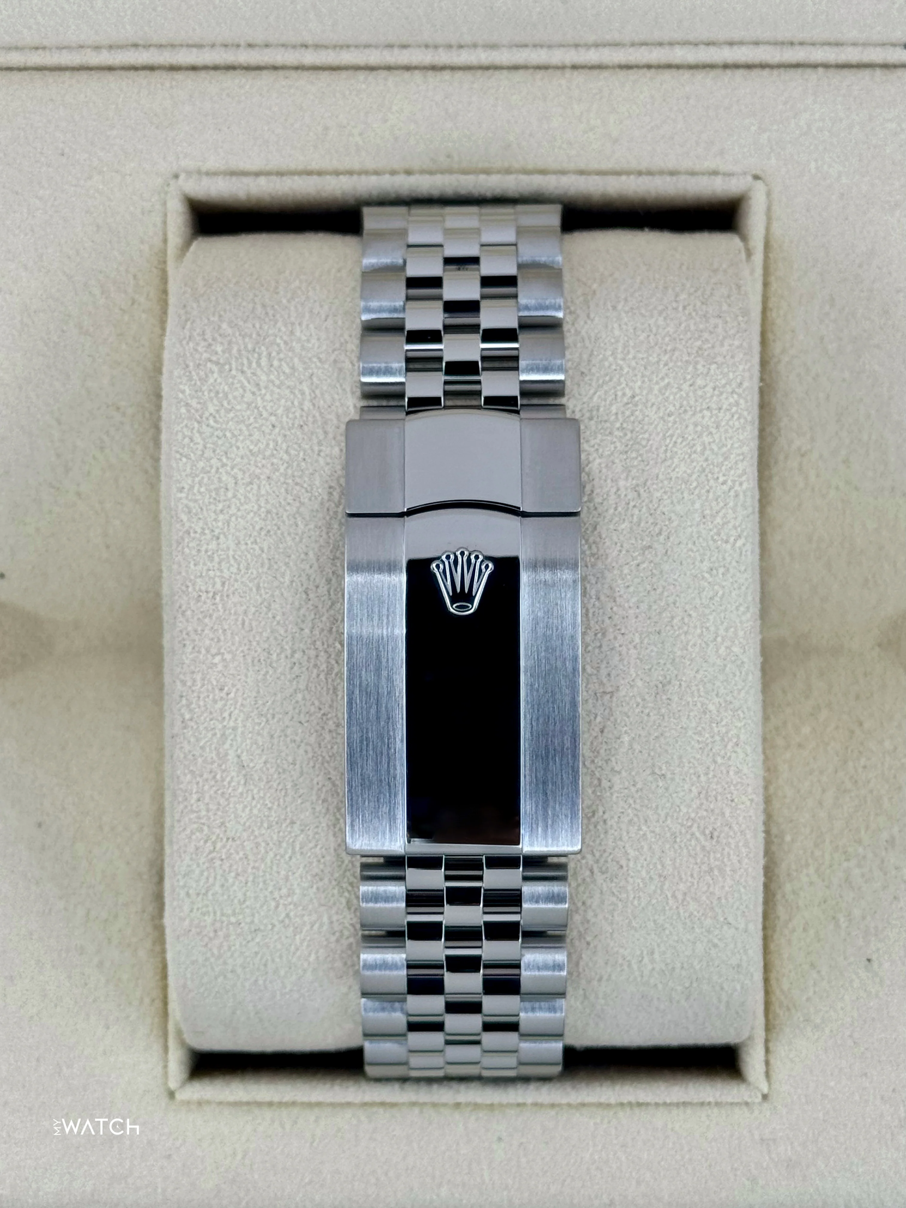 2025 Rolex Sky-Dweller 42mm 336934 Jubilee Green Dial - Image 2