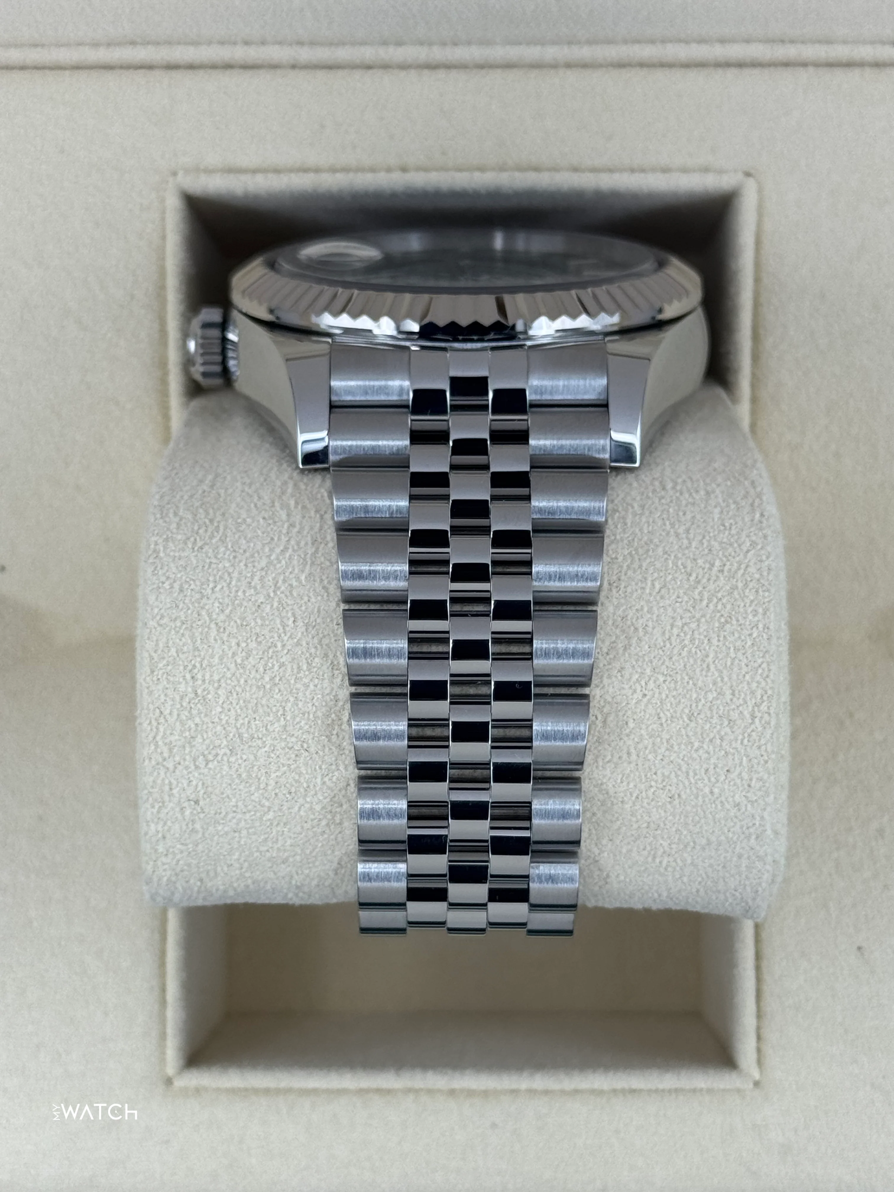 2025 Rolex Sky-Dweller 42mm 336934 Jubilee Green Dial - Image 4