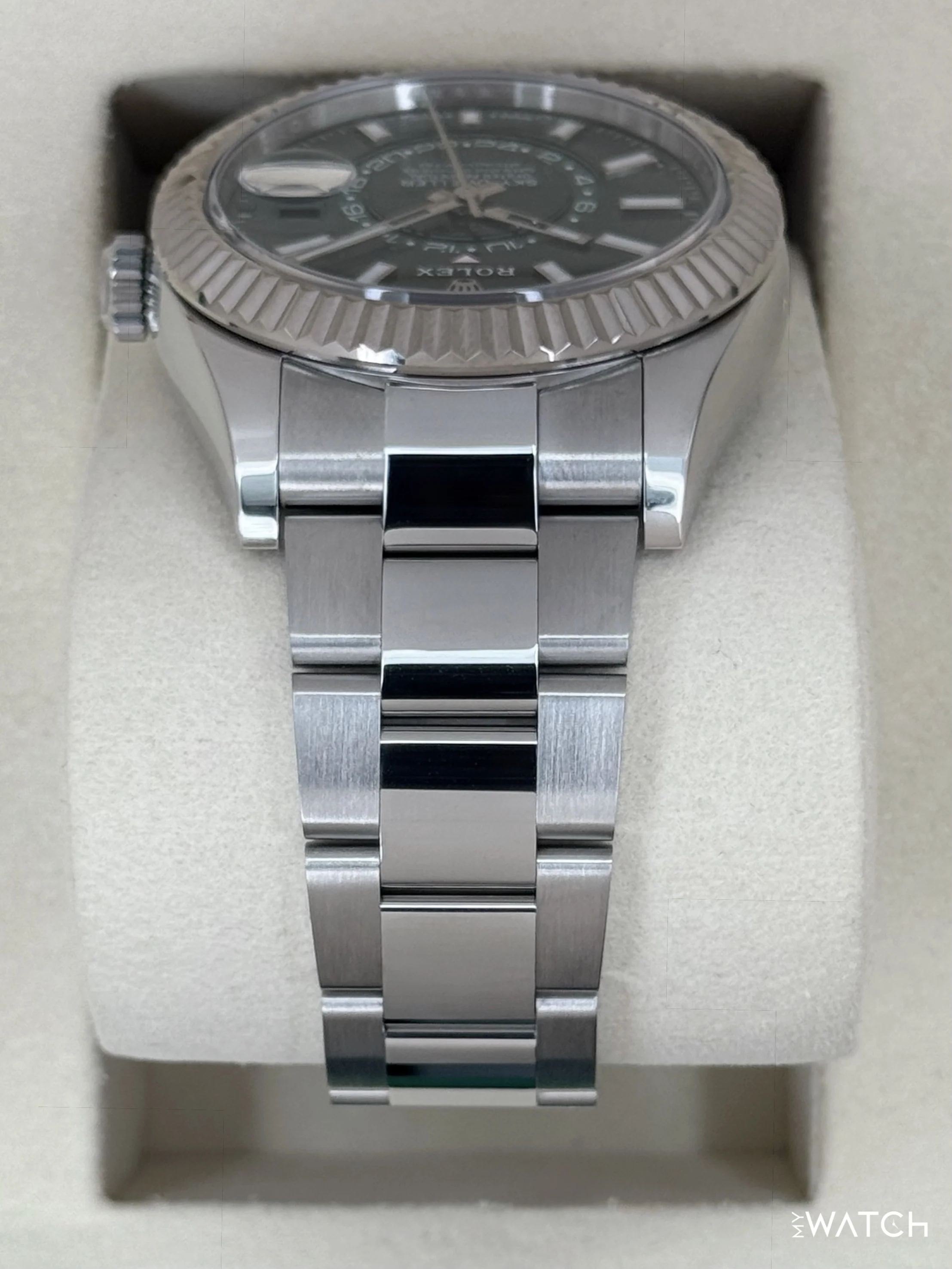 2025 Rolex Sky-Dweller 42mm 336934 Stainless Steel Oyster Green Dial - Image 4