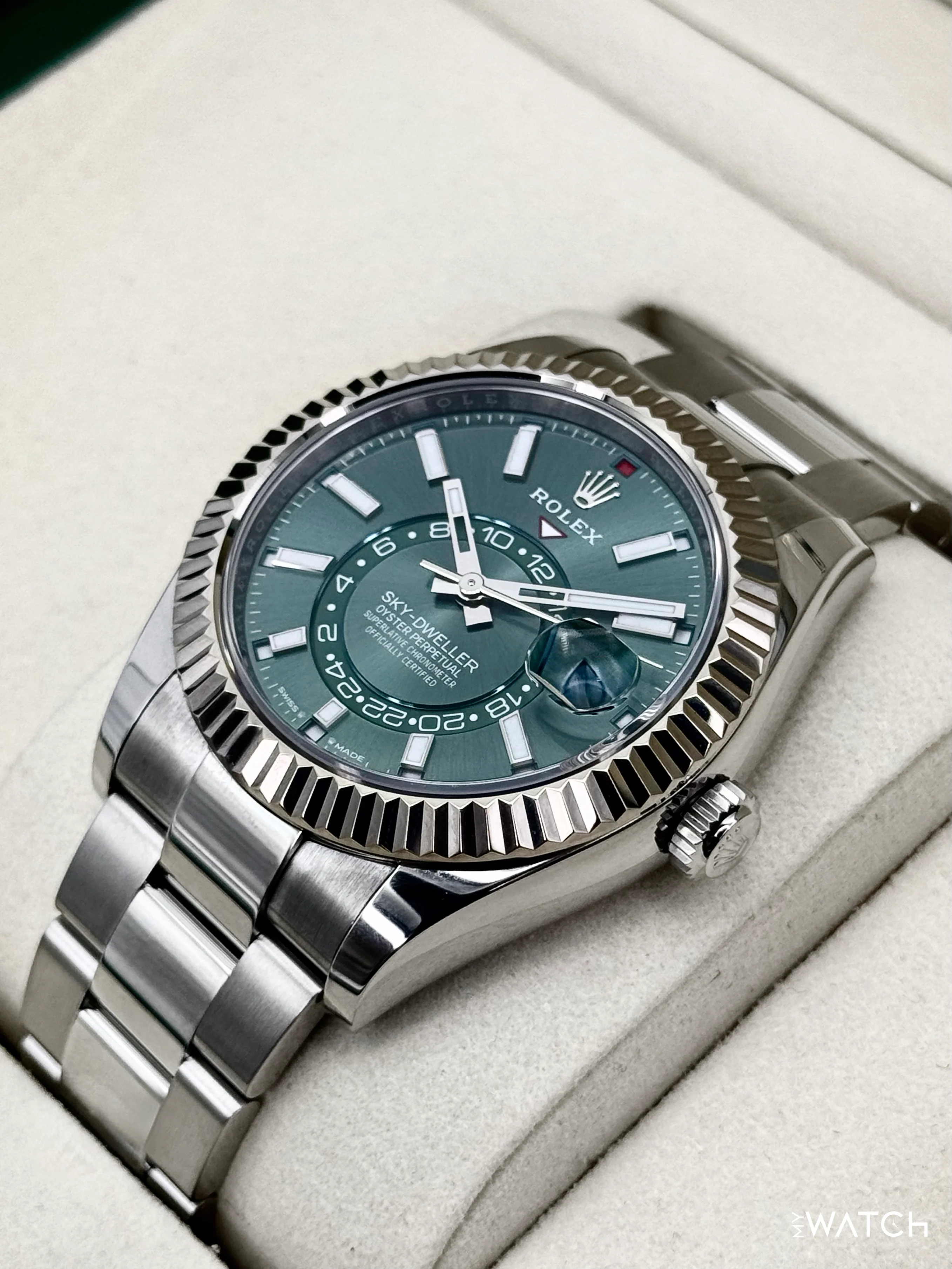 2025 Rolex Sky-Dweller 42mm 336934 Stainless Steel Oyster Green Dial - Image 5