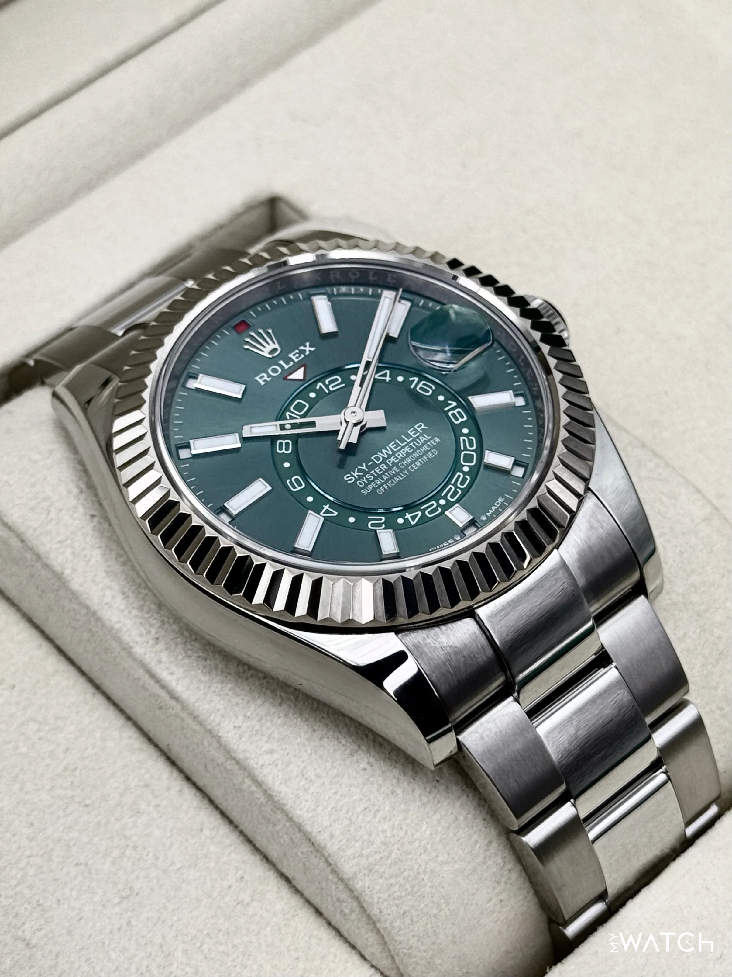 2025 Rolex Sky-Dweller 42mm 336934 Stainless Steel Oyster Green Dial - Image 6