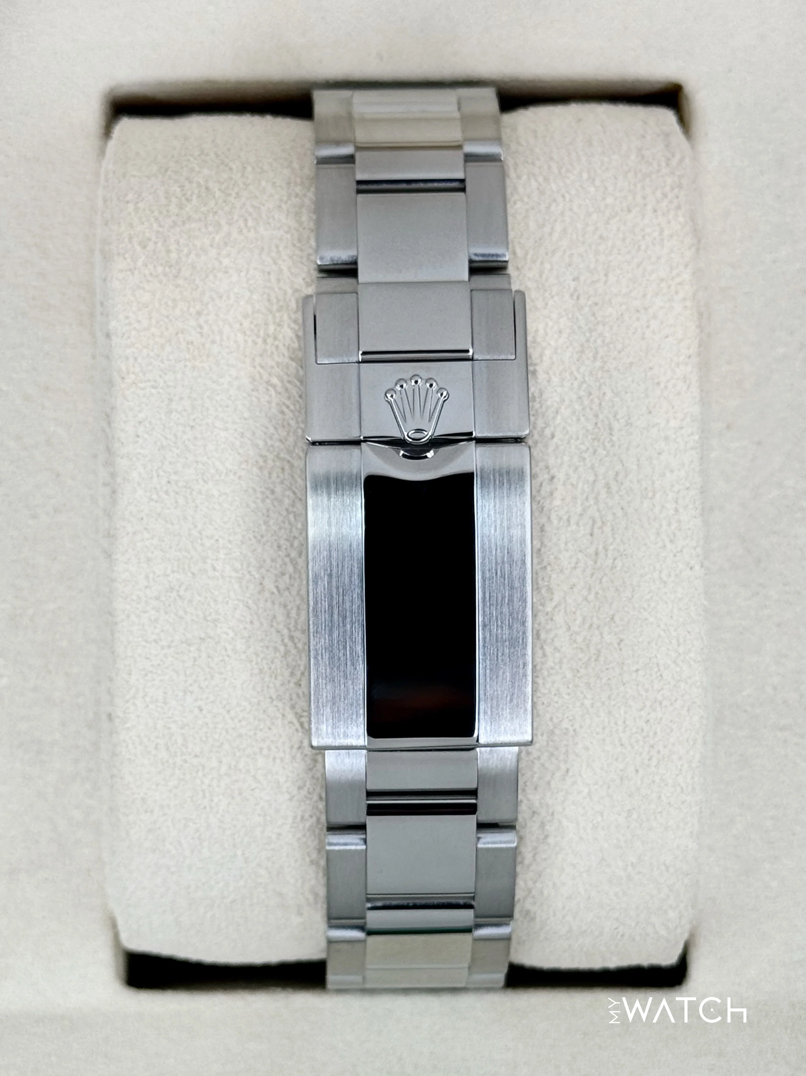 2025 Rolex Yacht-Master 40mm 126622 Stainless Steel Rhodium Dial - Image 2