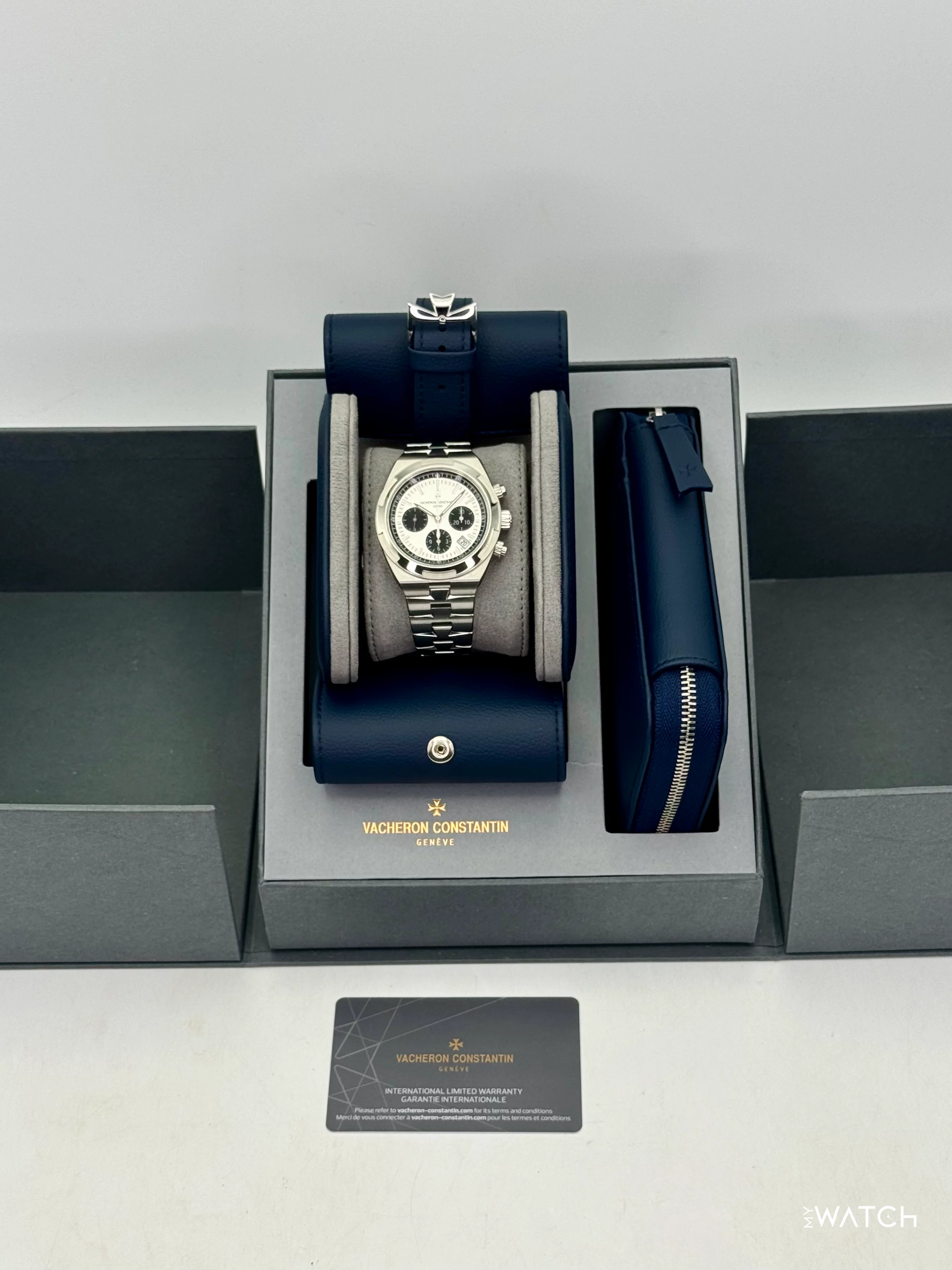 2025 Vacheron Constantin Overseas 42.5mm 5520V Stainless Steel Silver Dial - Image 10