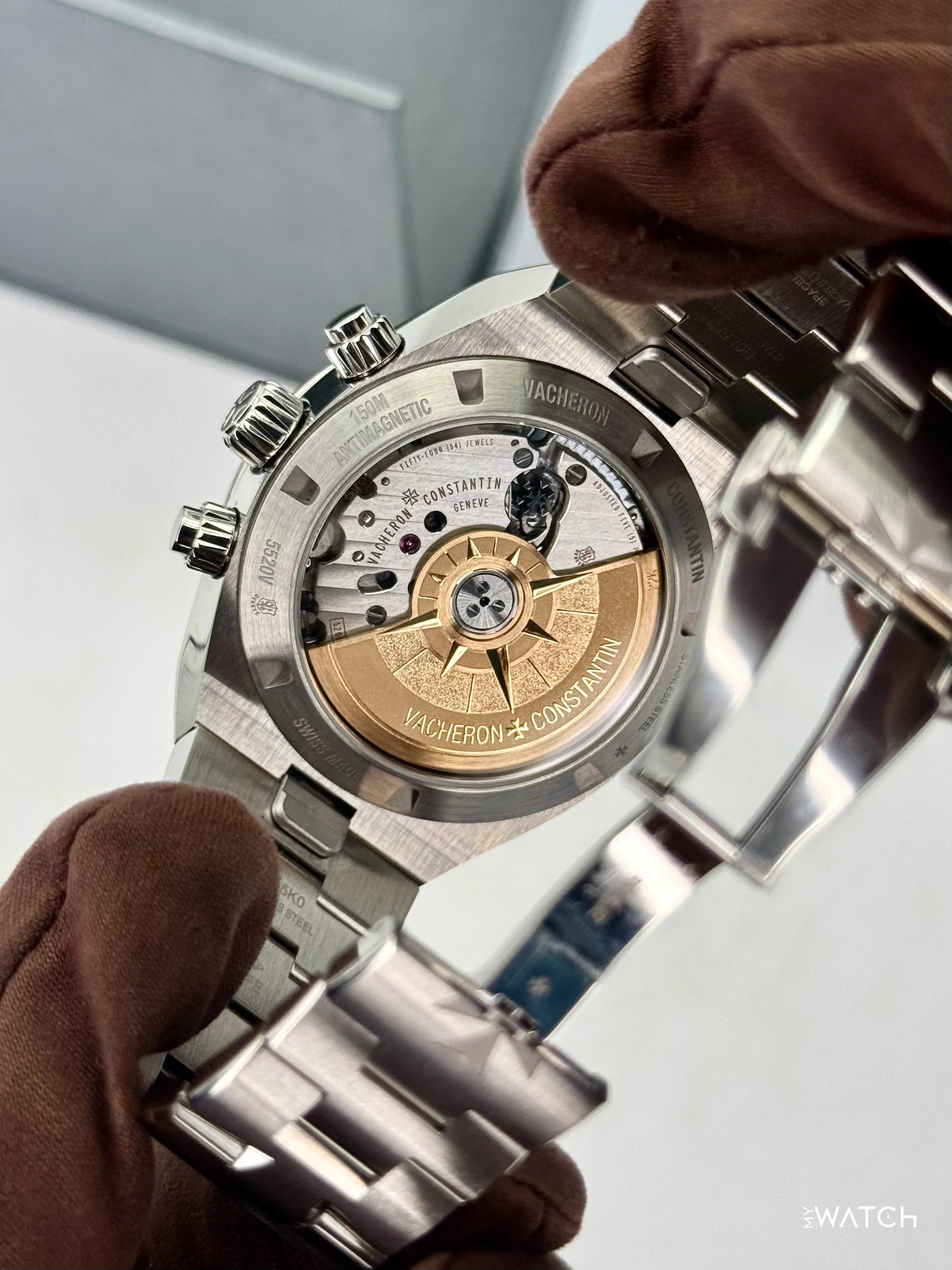 2025 Vacheron Constantin Overseas 42.5mm 5520V Stainless Steel Silver Dial - Image 9