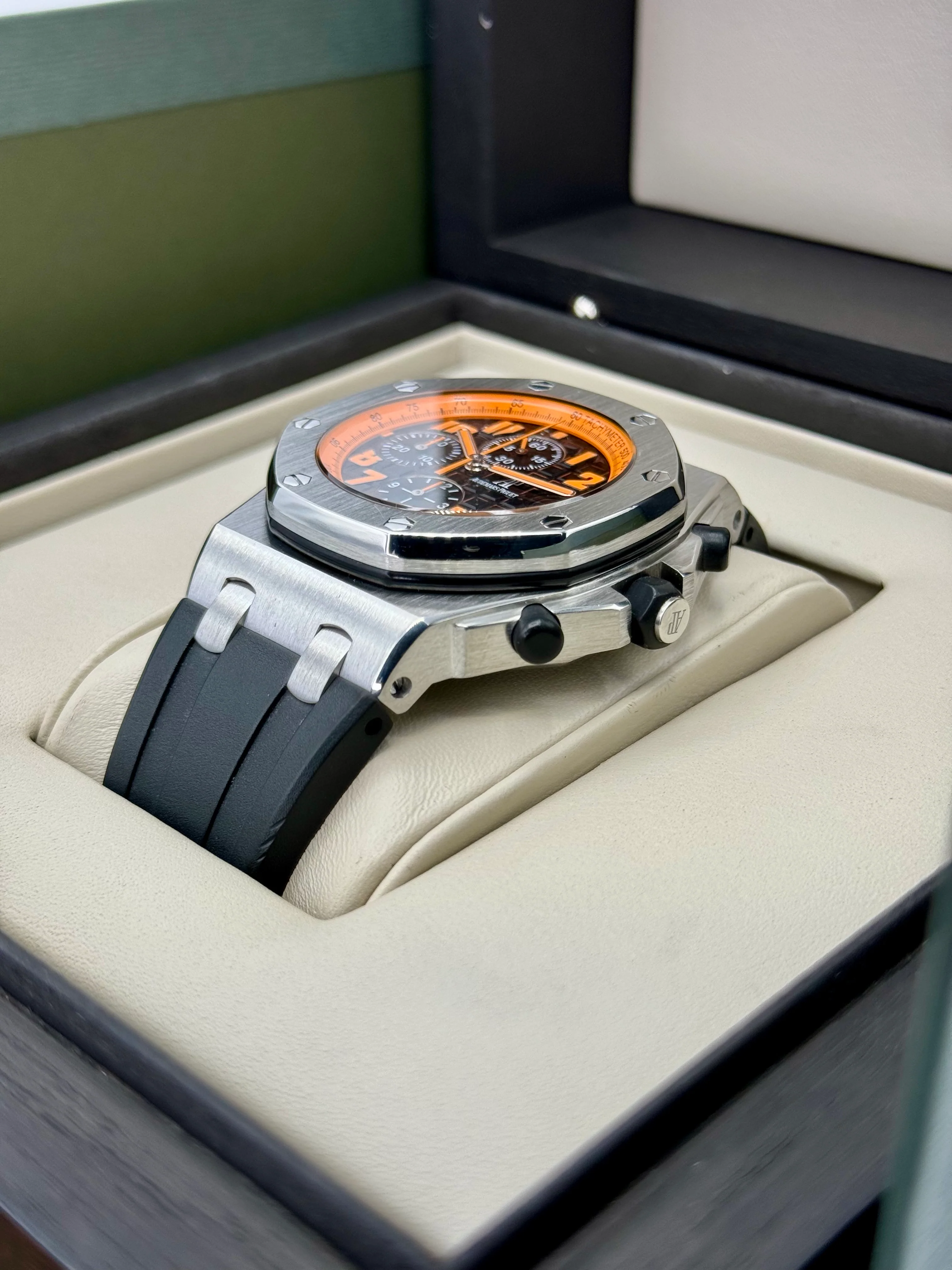 Audemars Piguet Royal Oak 42mm 26170ST  Offshore Volcano - Image 5