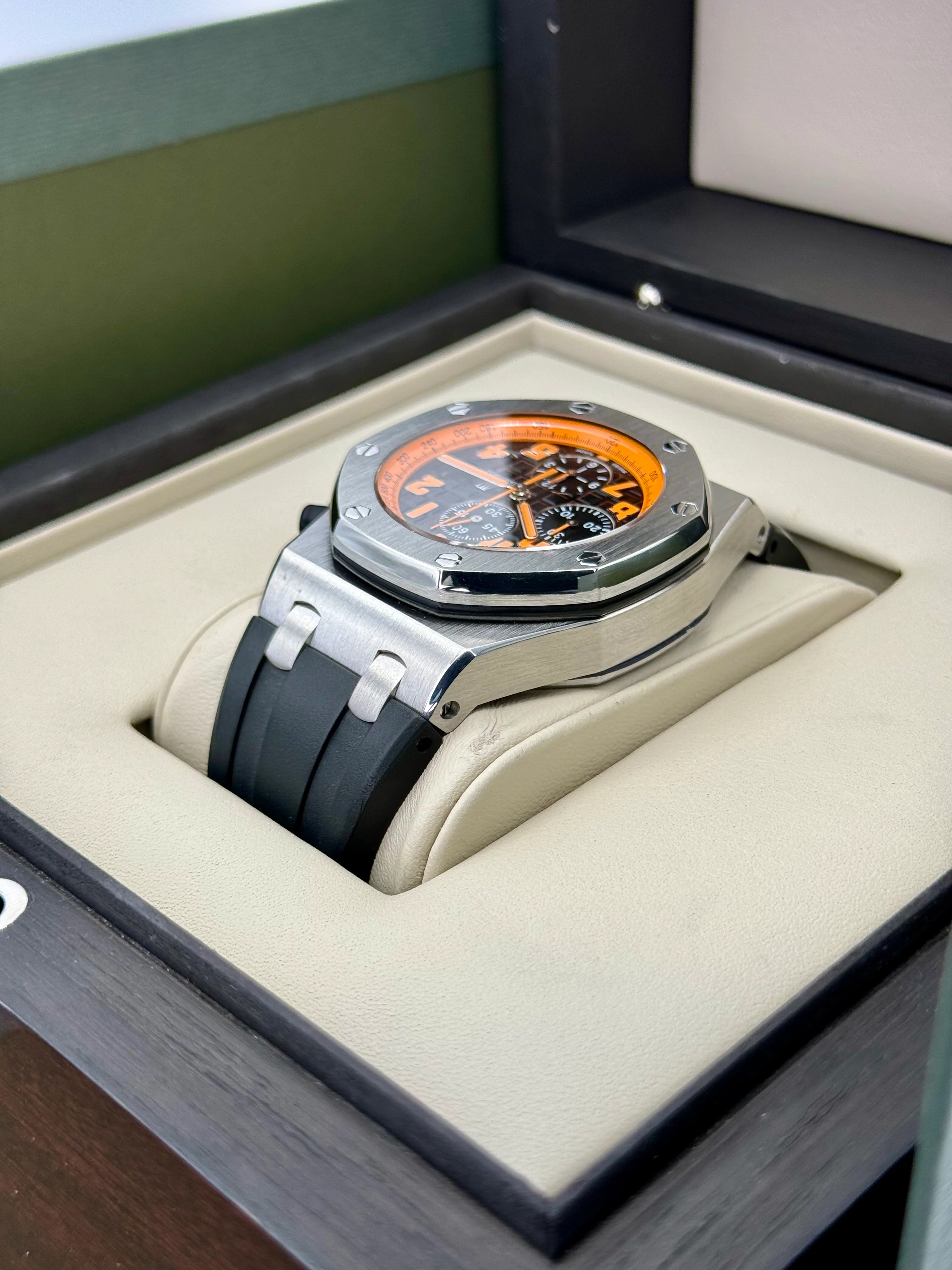 Audemars Piguet Royal Oak 42mm 26170ST  Offshore Volcano - Image 7