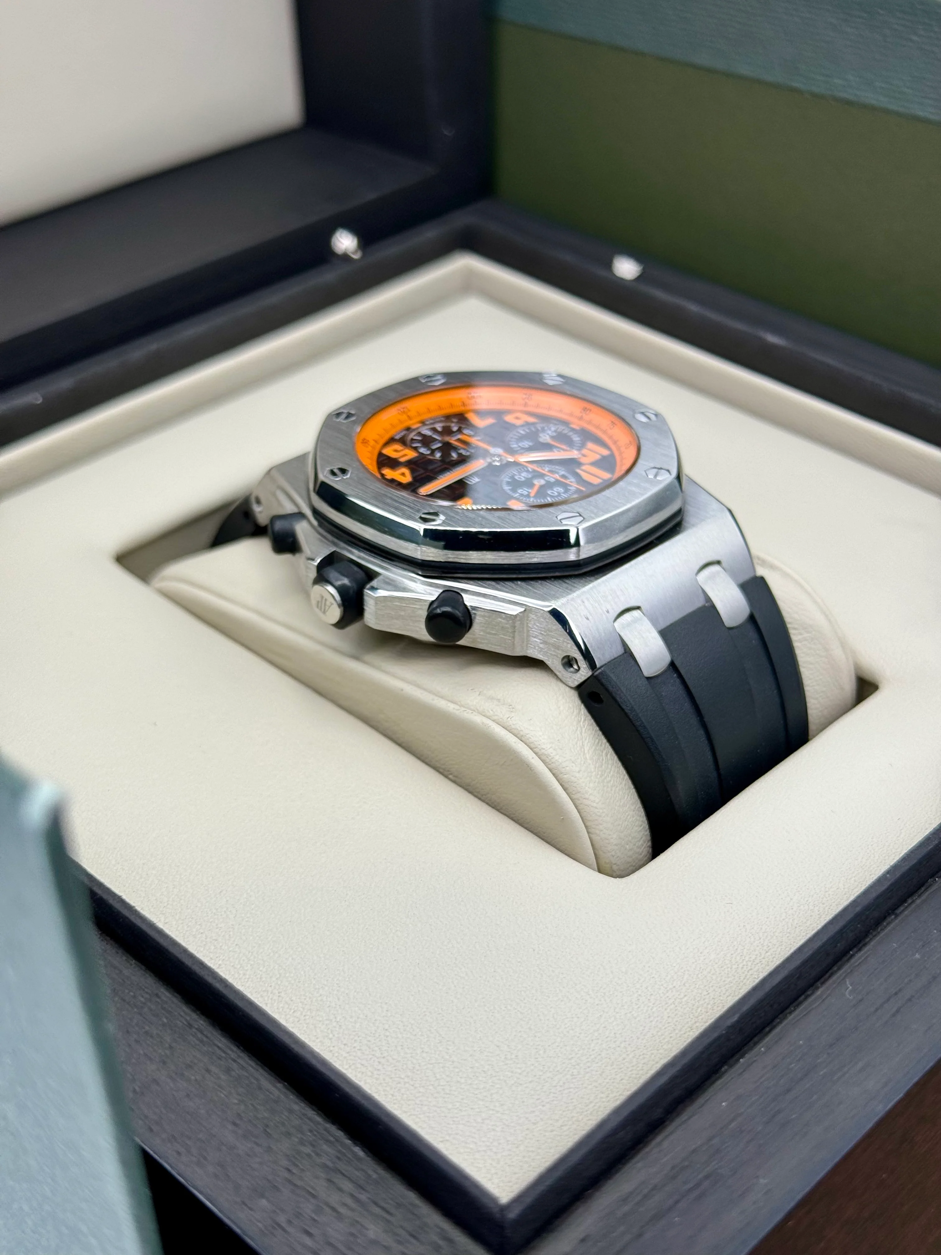 Audemars Piguet Royal Oak 42mm 26170ST  Offshore Volcano - Image 8