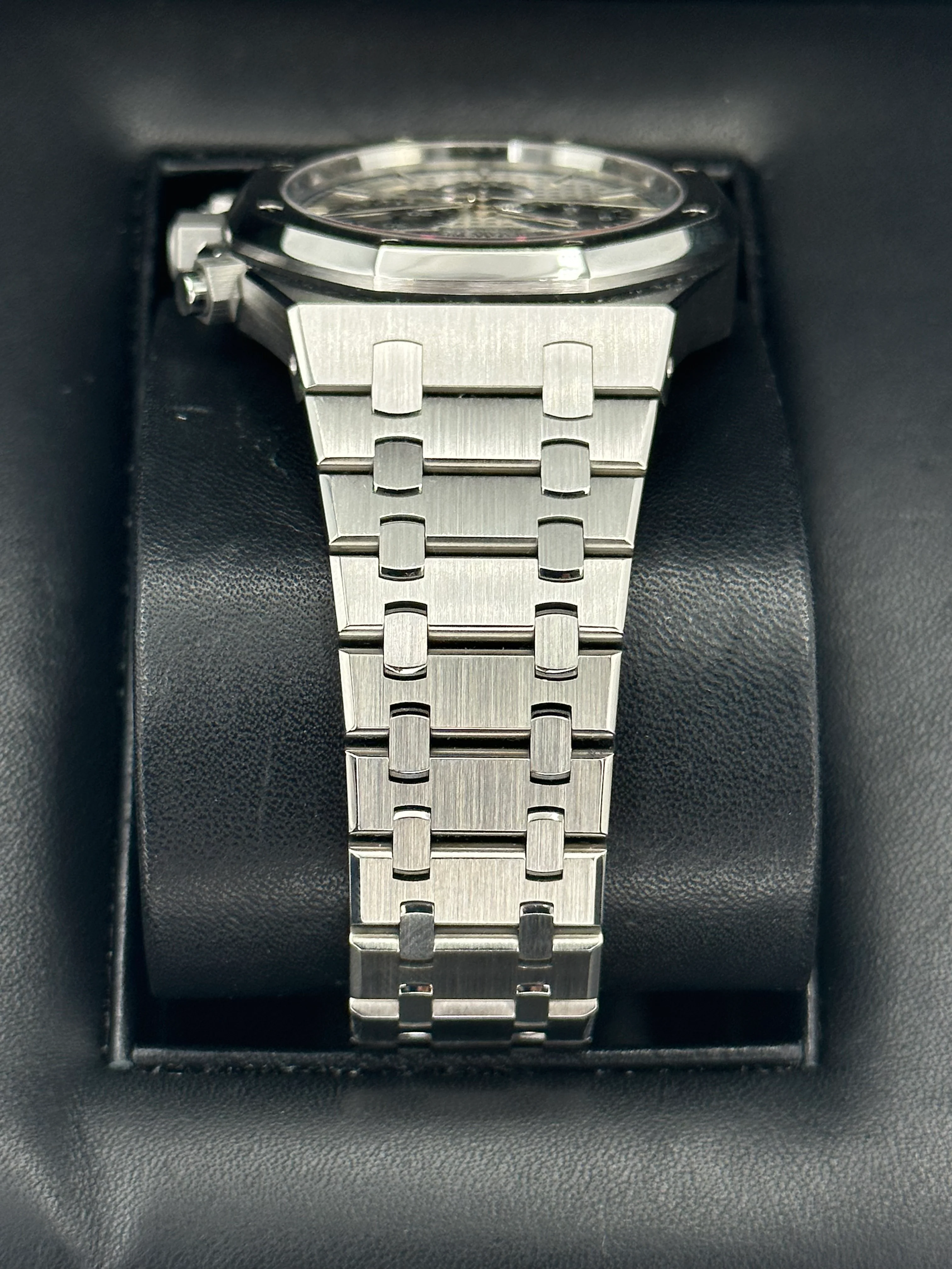 2021 Audemars Piguet Royal Oak 41mm 26331ST Chronograph Panda - Image 4