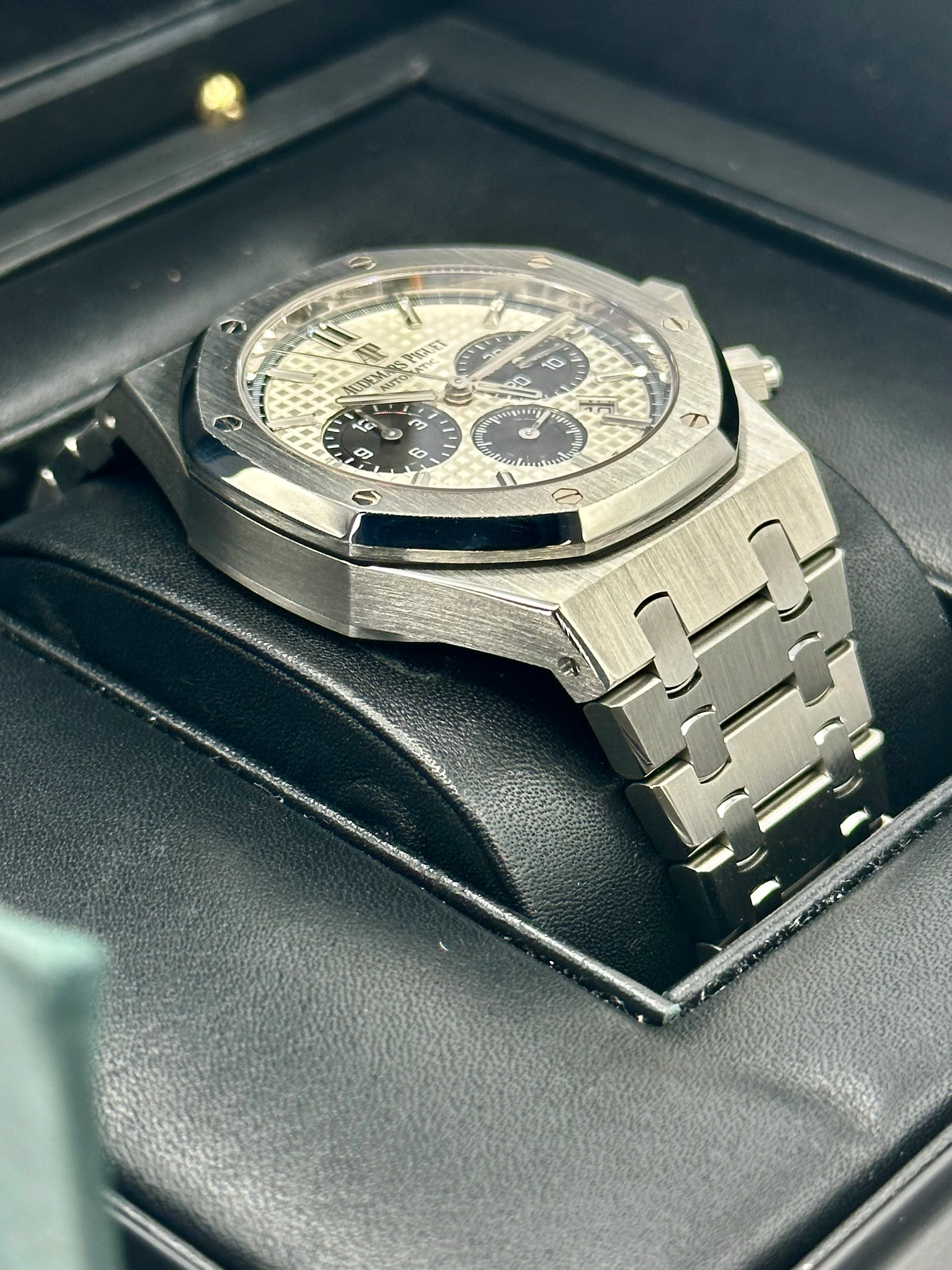 2021 Audemars Piguet Royal Oak 41mm 26331ST Chronograph Panda - Image 6