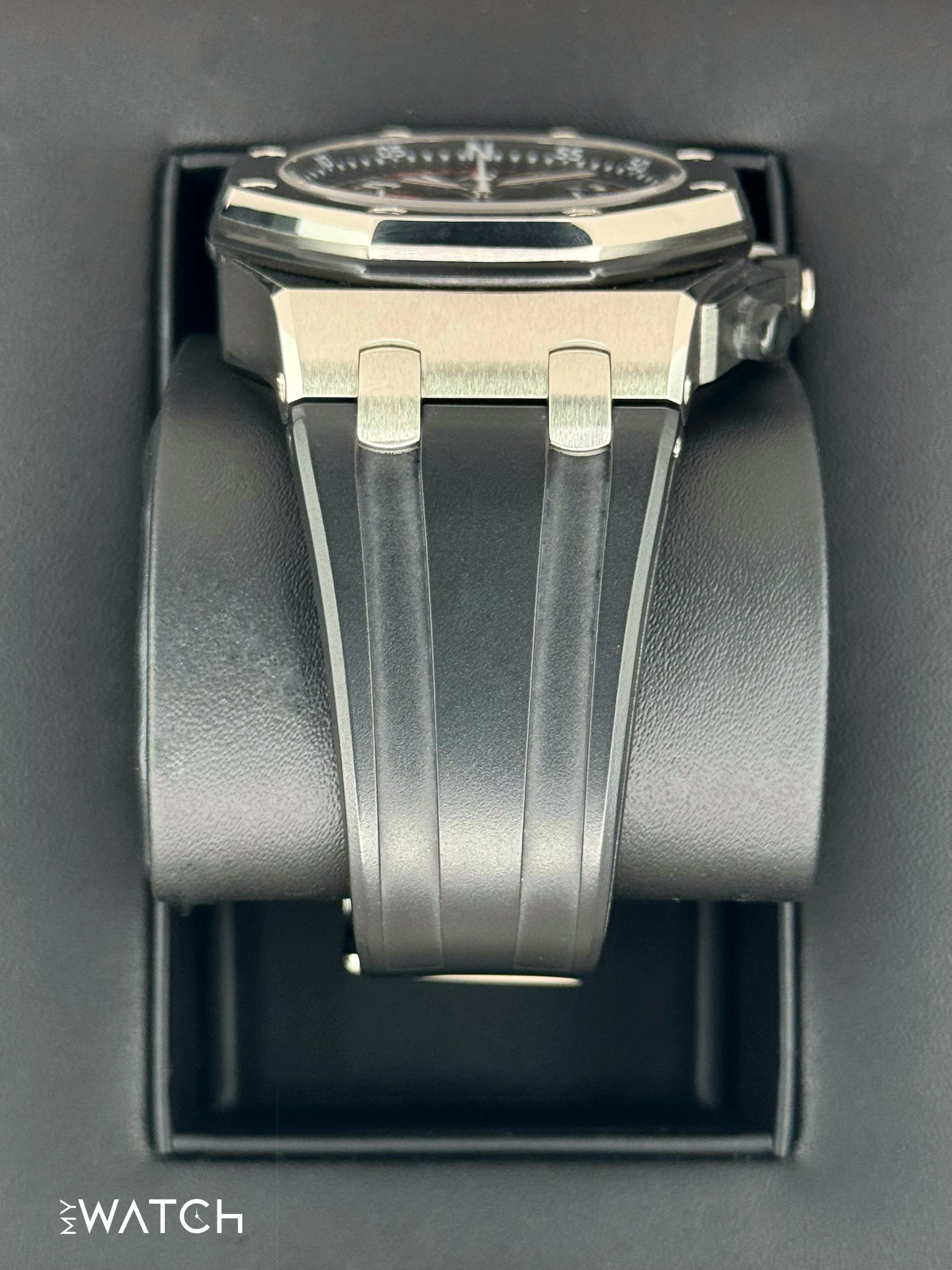 Audemars Piguet Royal Oak Offshore 44mm 26040ST Black Dial - Image 3