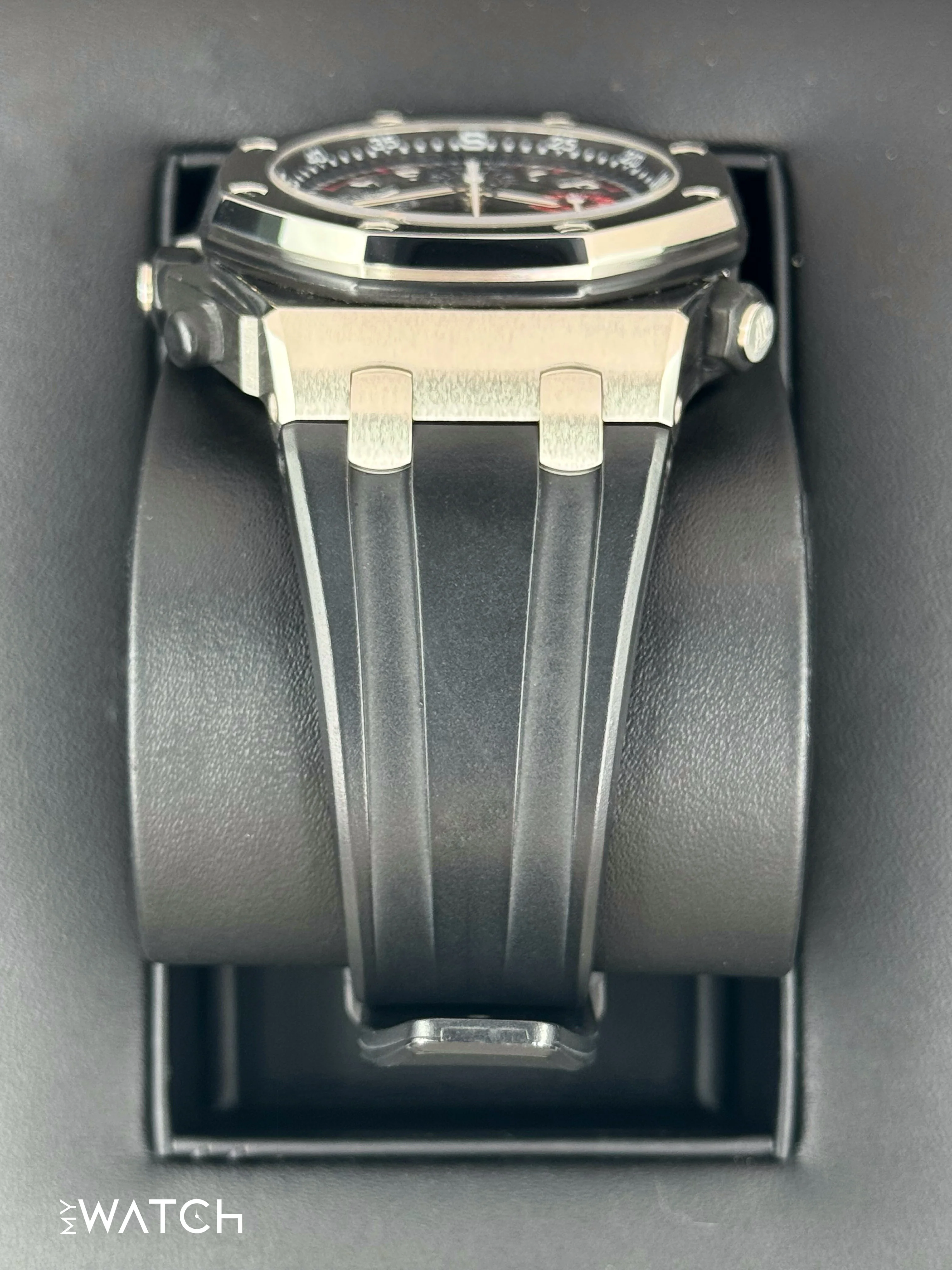 Audemars Piguet Royal Oak Offshore 44mm 26040ST Black Dial - Image 4