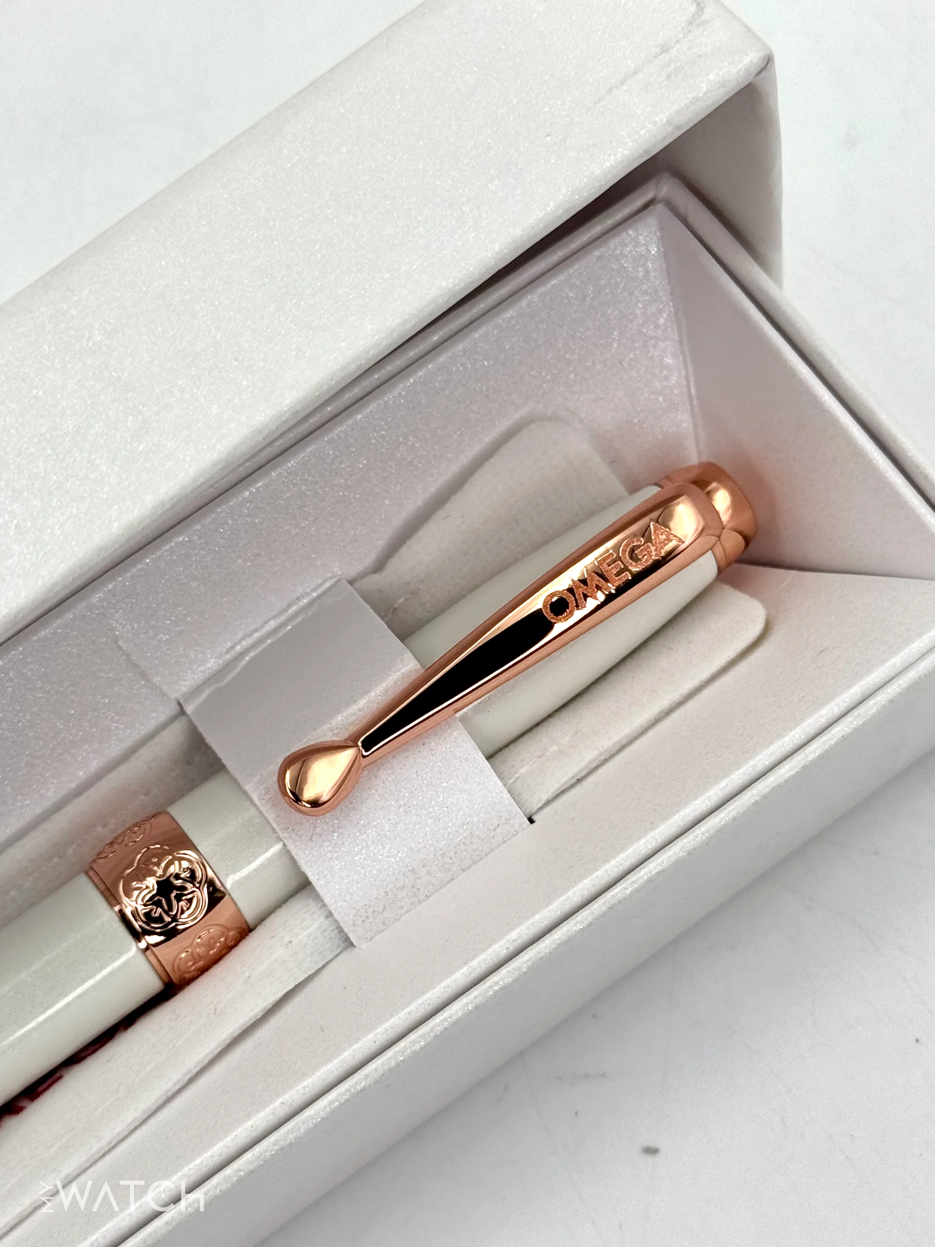 BRAND NEW OMEGA Ballpoint Pen White with Box - Image 2