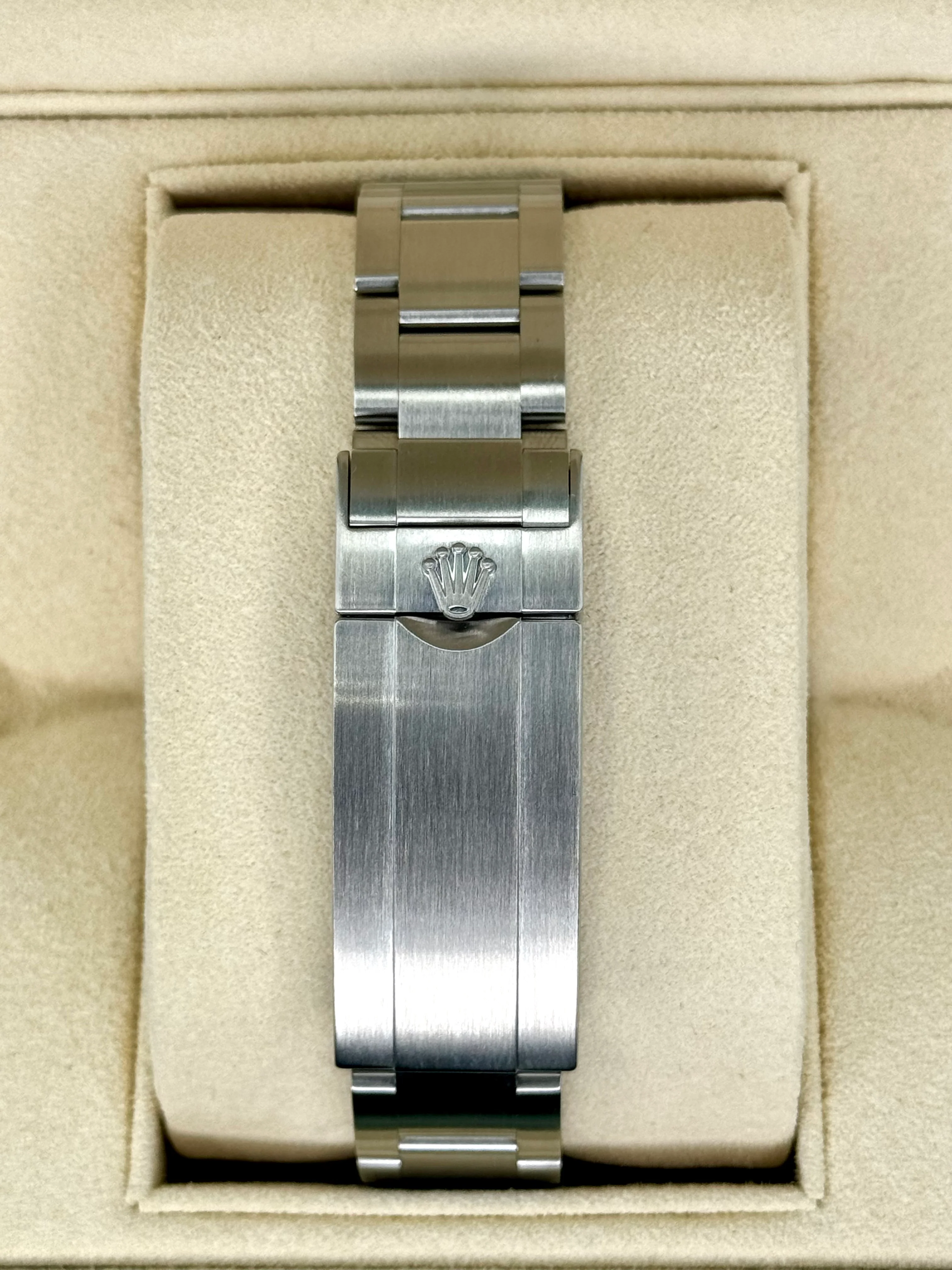 2017 Rolex Submariner "Hulk" 40mm 116610LV Green Dial - Image 2