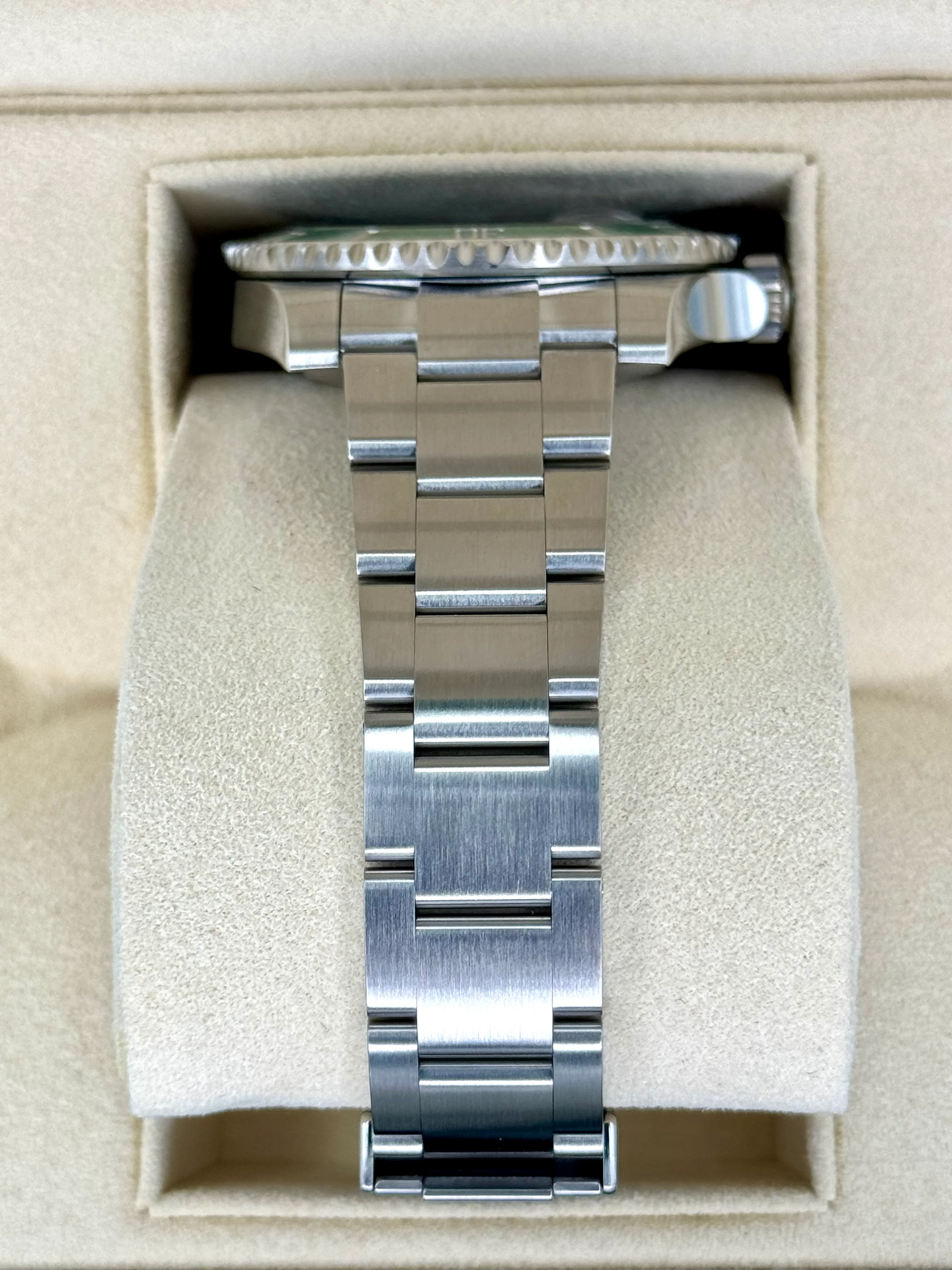 2017 Rolex Submariner "Hulk" 40mm 116610LV Green Dial - Image 3