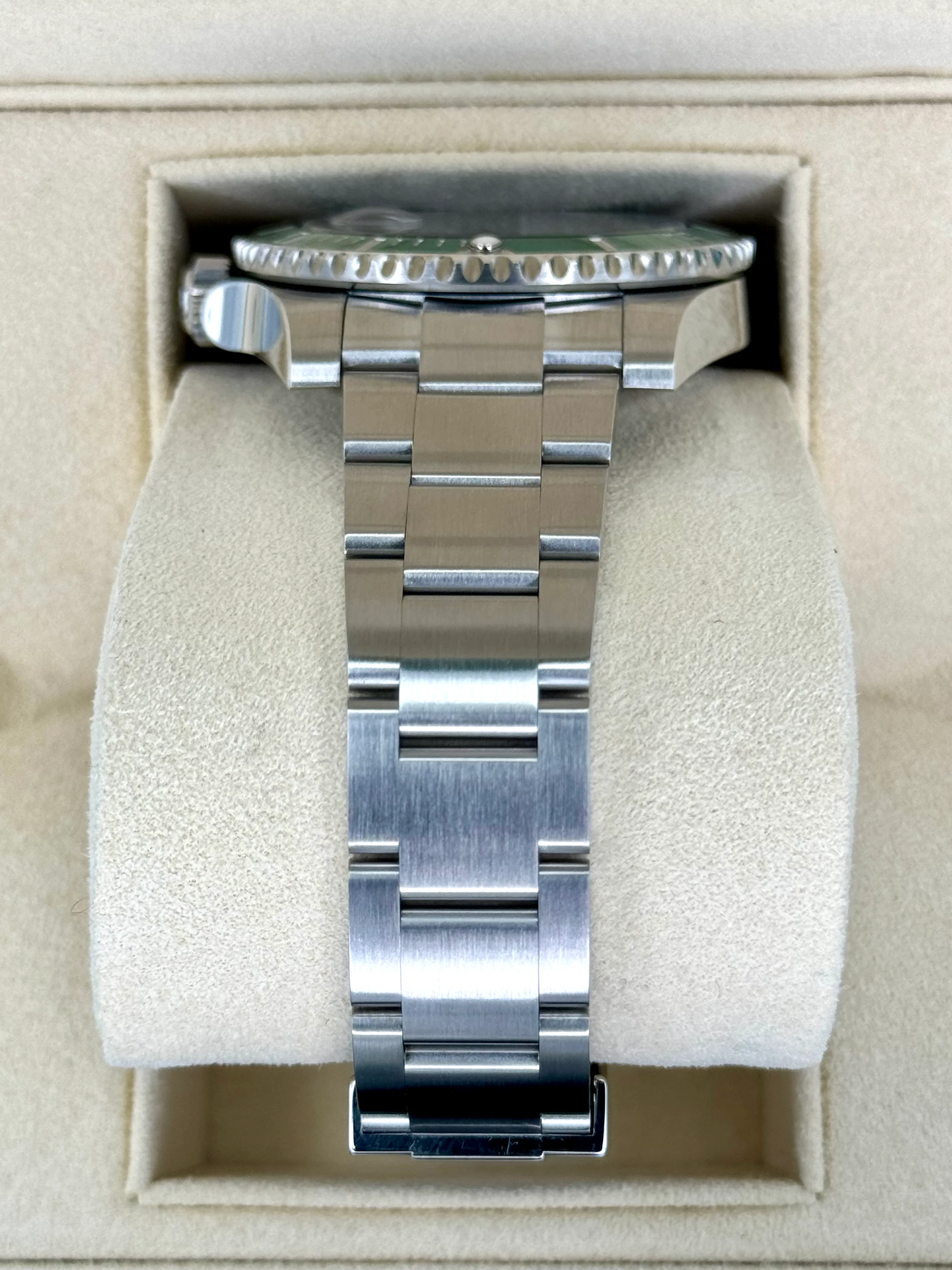 2017 Rolex Submariner "Hulk" 40mm 116610LV Green Dial - Image 4