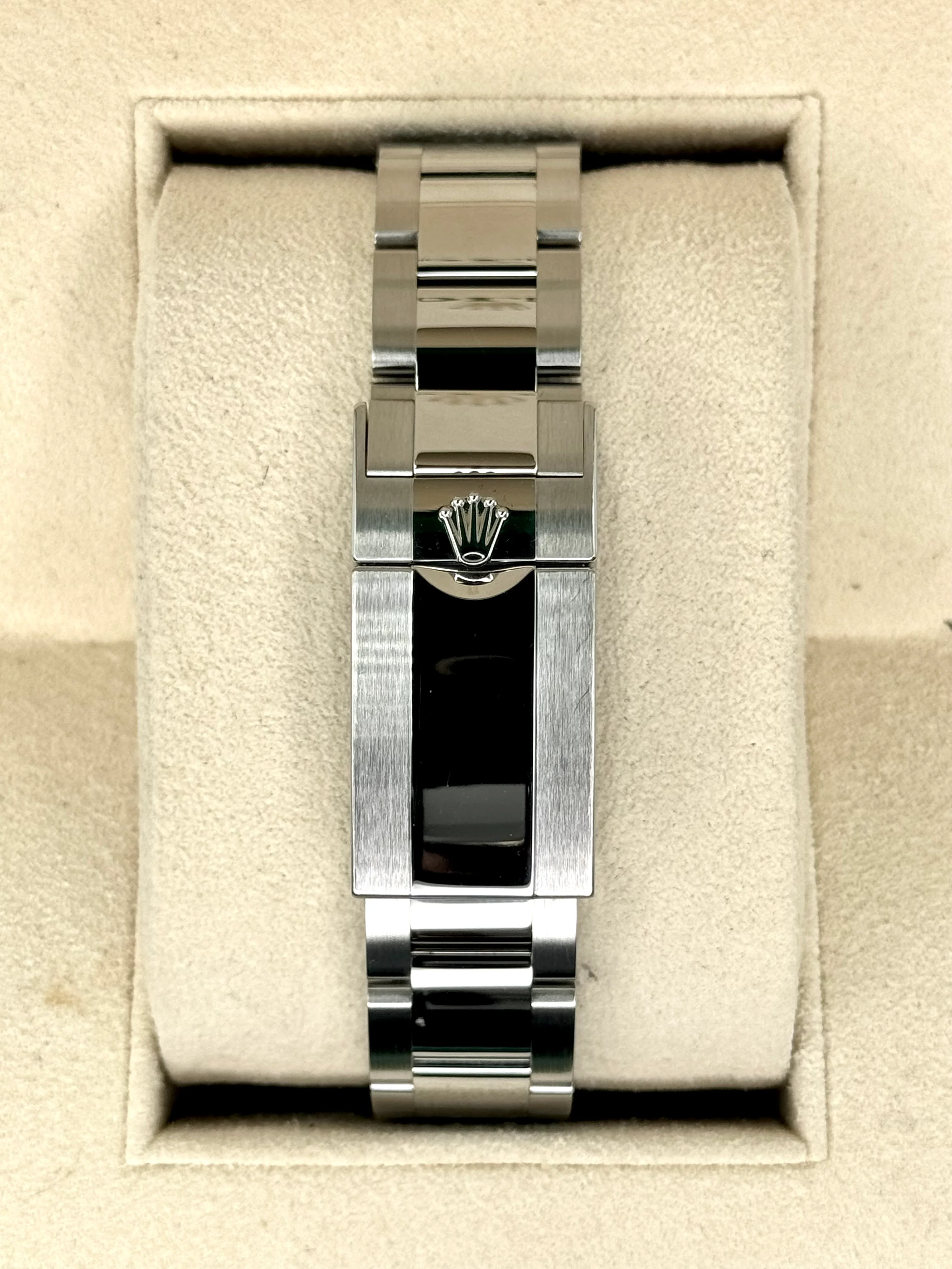2022 Rolex GMT-Master II "Pepsi" 40mm 126710BLRO Oyster - Image 2