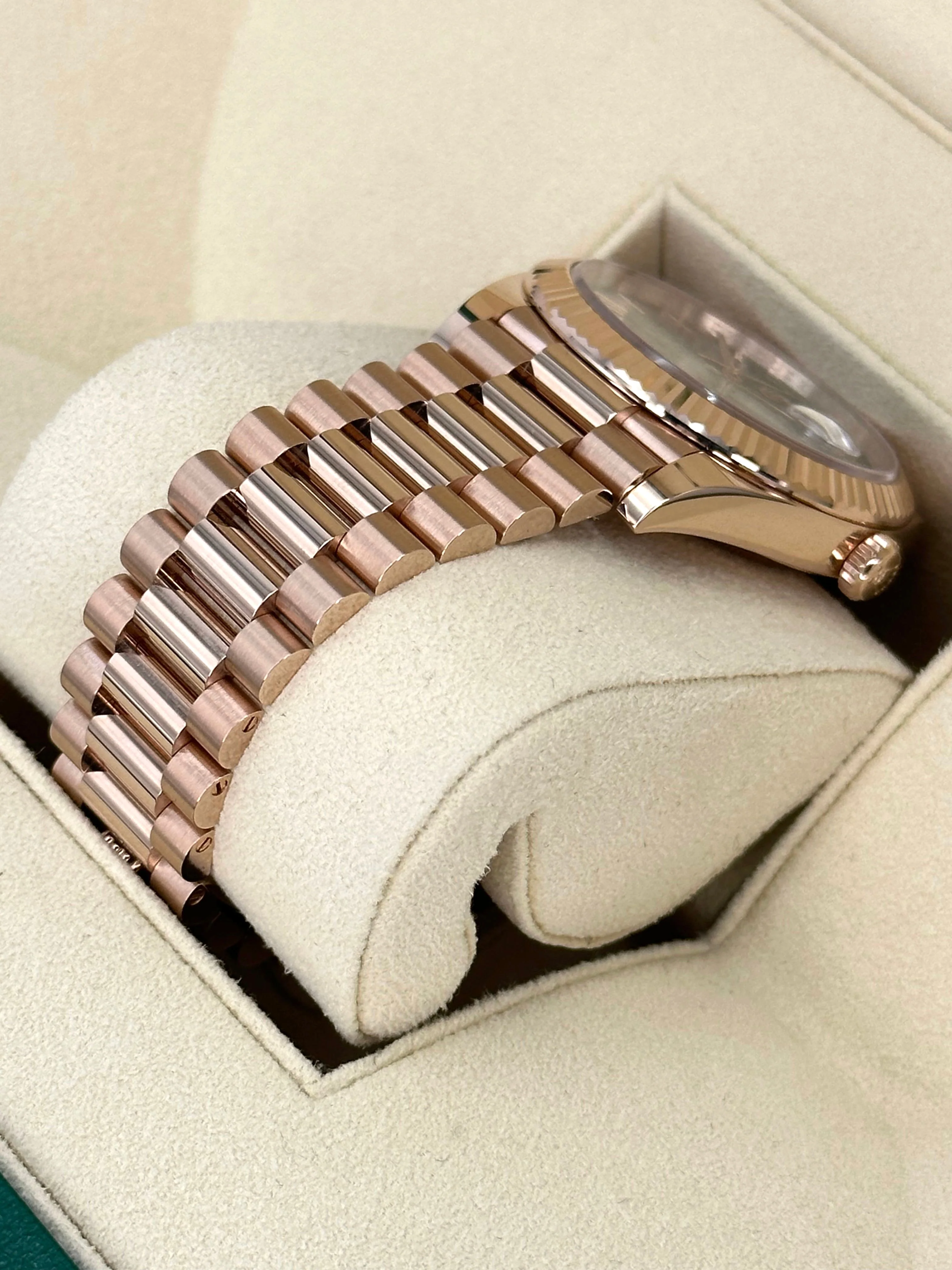 NEW 2024 Rolex Day-Date 40mm 228235 Presidential Rose Gold Olive Dial - Image 5