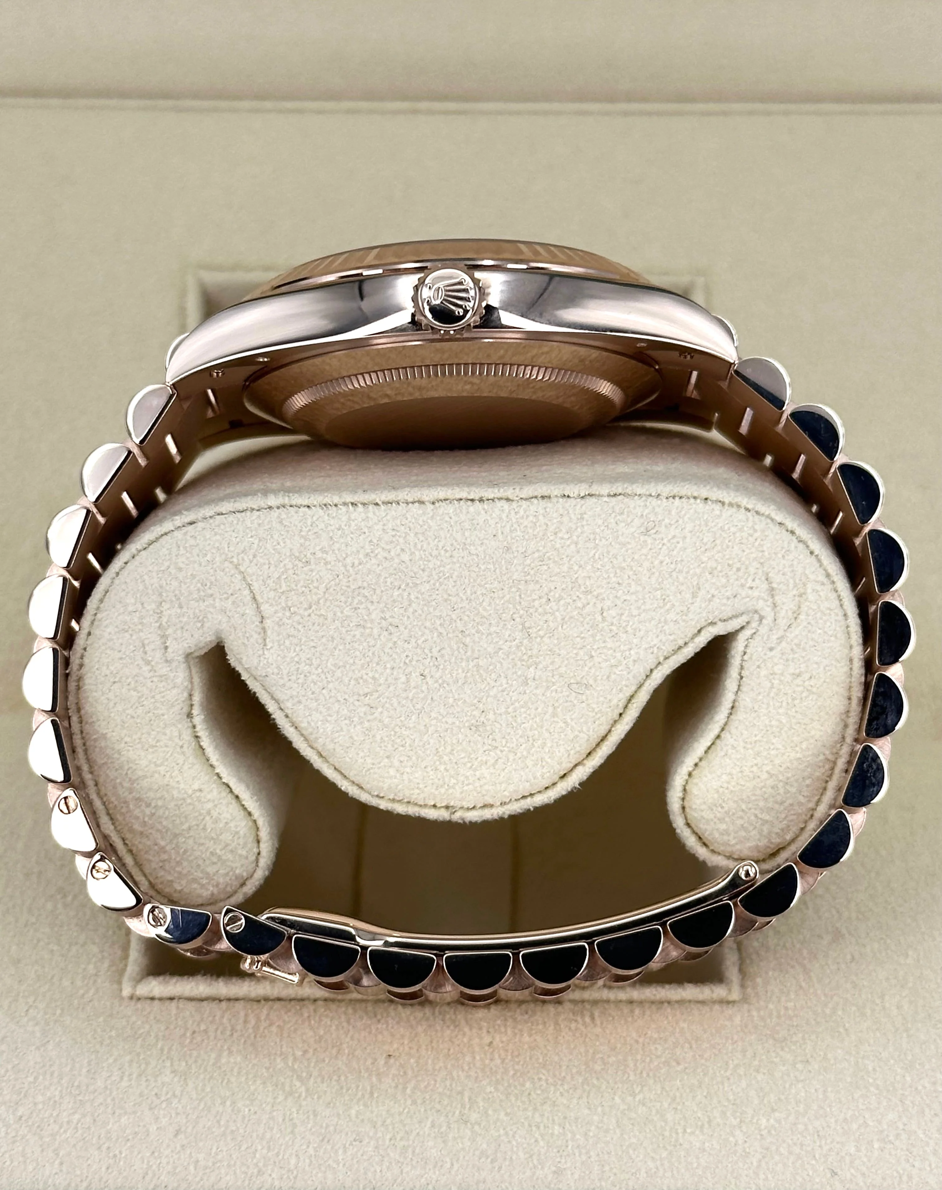 NEW 2024 Rolex Day-Date 40mm 228235 Presidential Rose Gold Olive Dial - Image 9