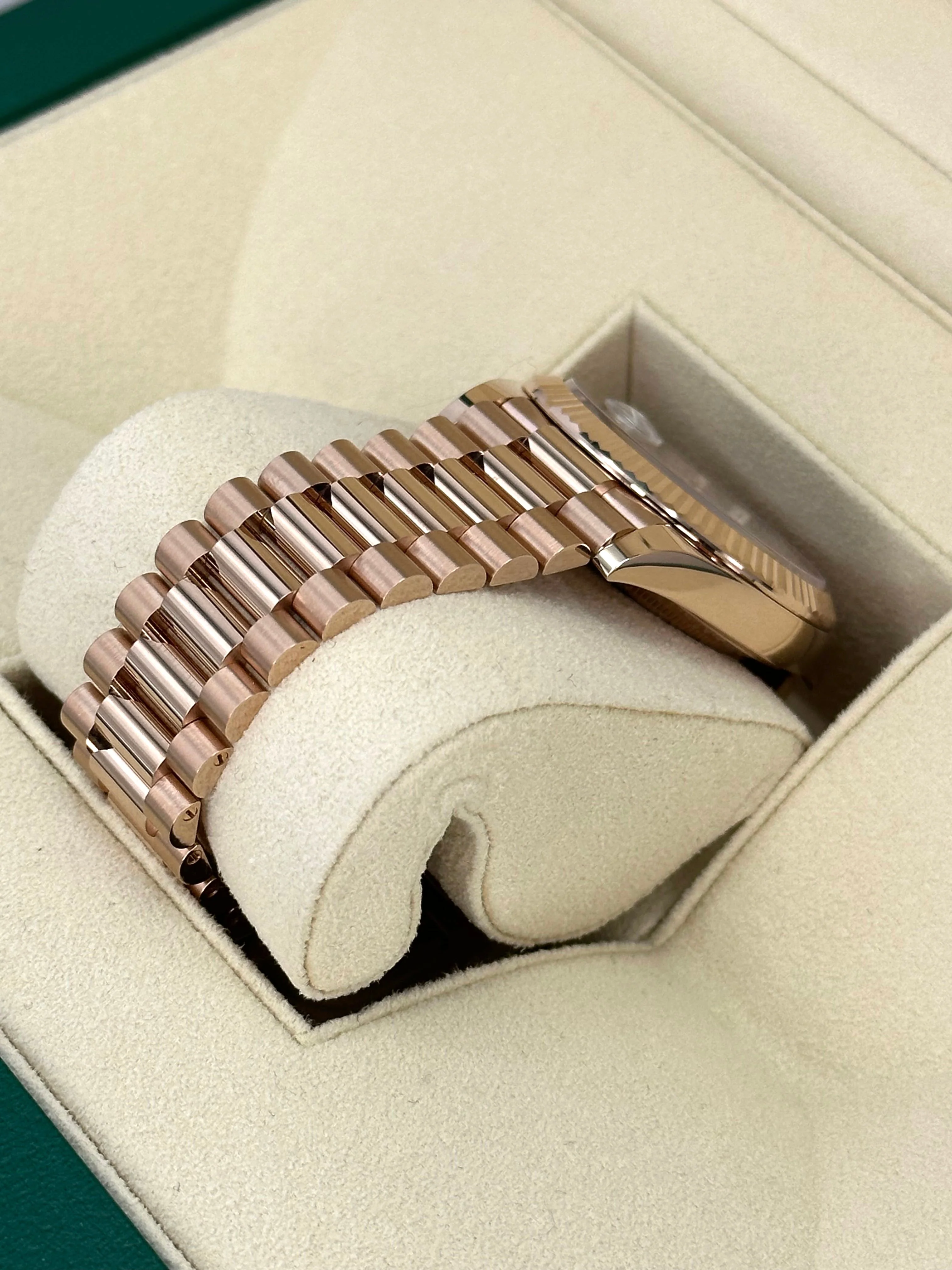 NEW 2024 Rolex Day-Date 40mm 228235 Presidential Rose Gold Olive Dial - Image 7