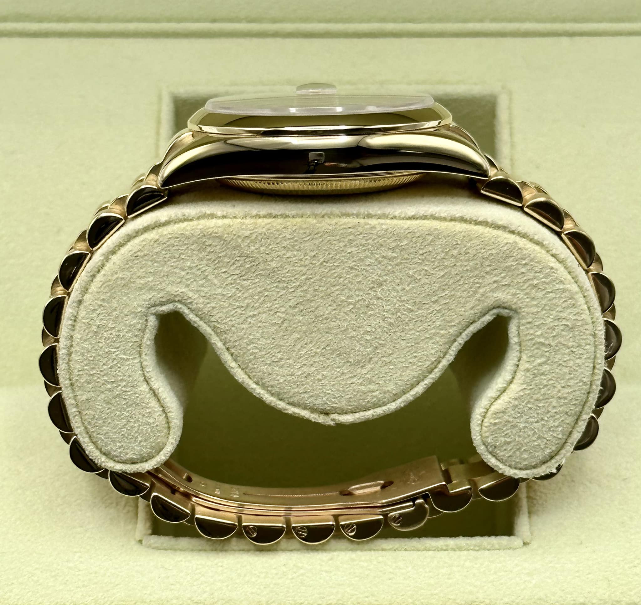 2000 Rolex Day-Date 36mm 118208 Presidential Champagne Wave Dial - Image 9
