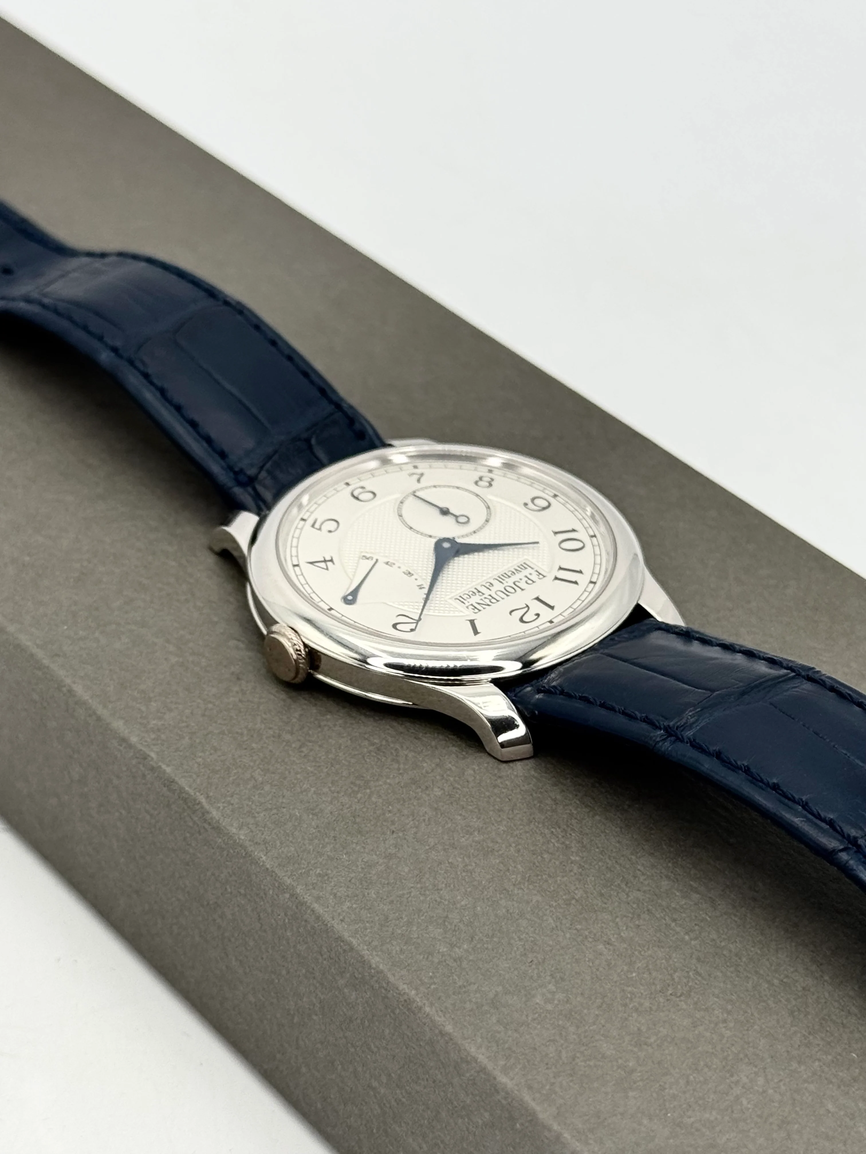 F.P.Journe Classique Chronomètre Souverain Platinum 40mm Silver Guilloche dial - Image 4