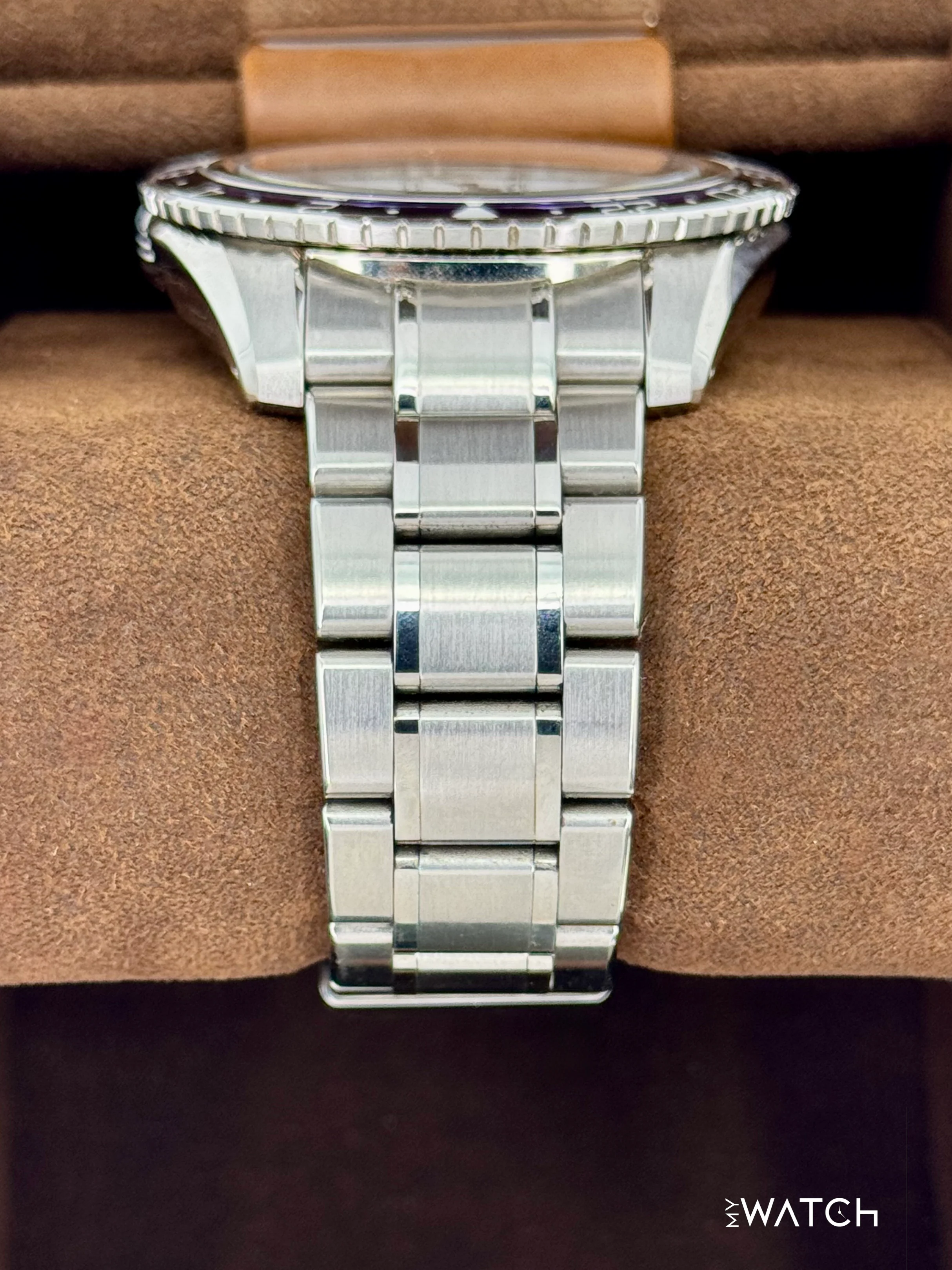 Grand Seiko GMT 44.2mm SBGJ237 Stainless Steel Blue Dial - Image 4