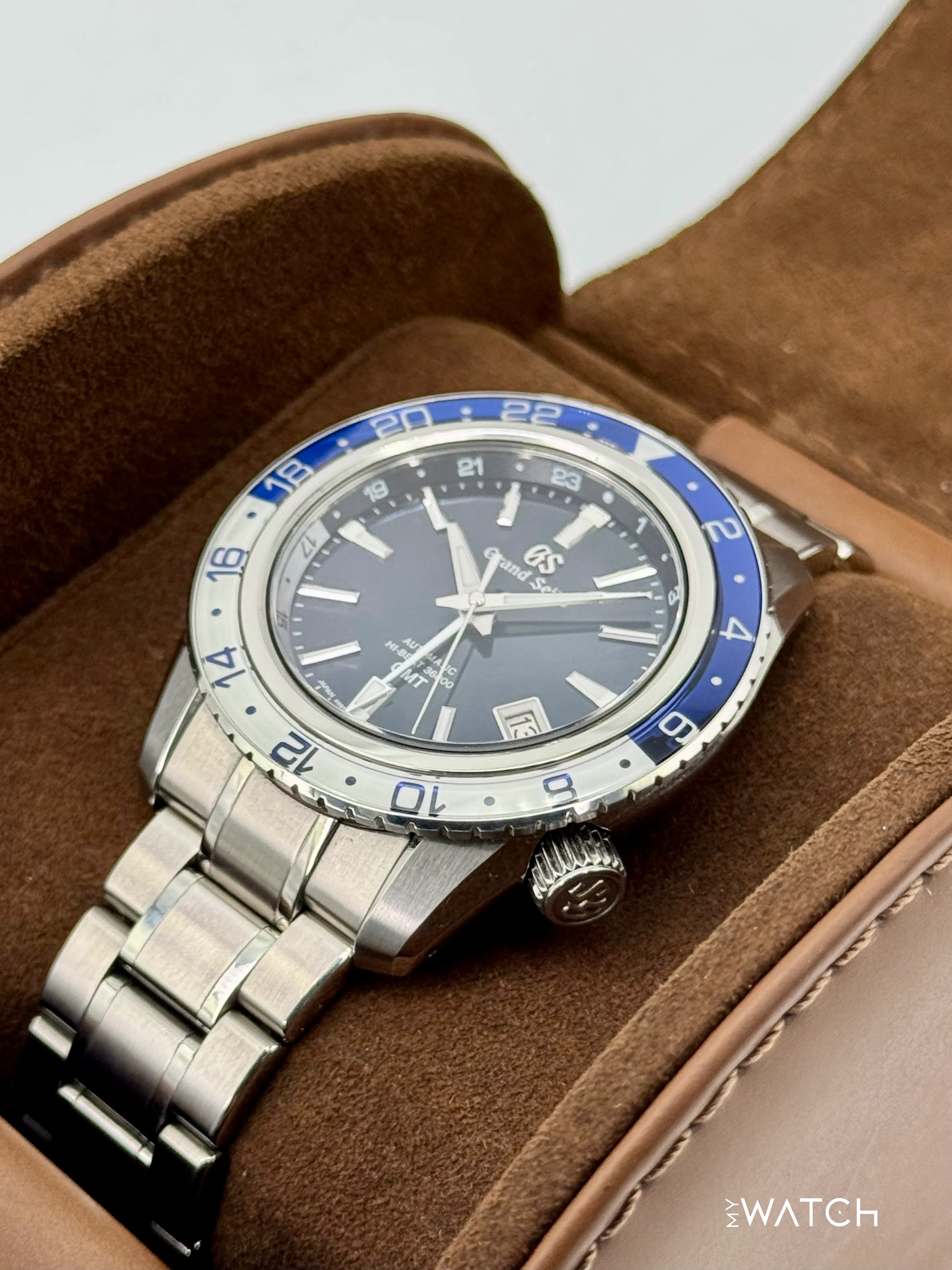 Grand Seiko GMT 44.2mm SBGJ237 Stainless Steel Blue Dial - Image 5