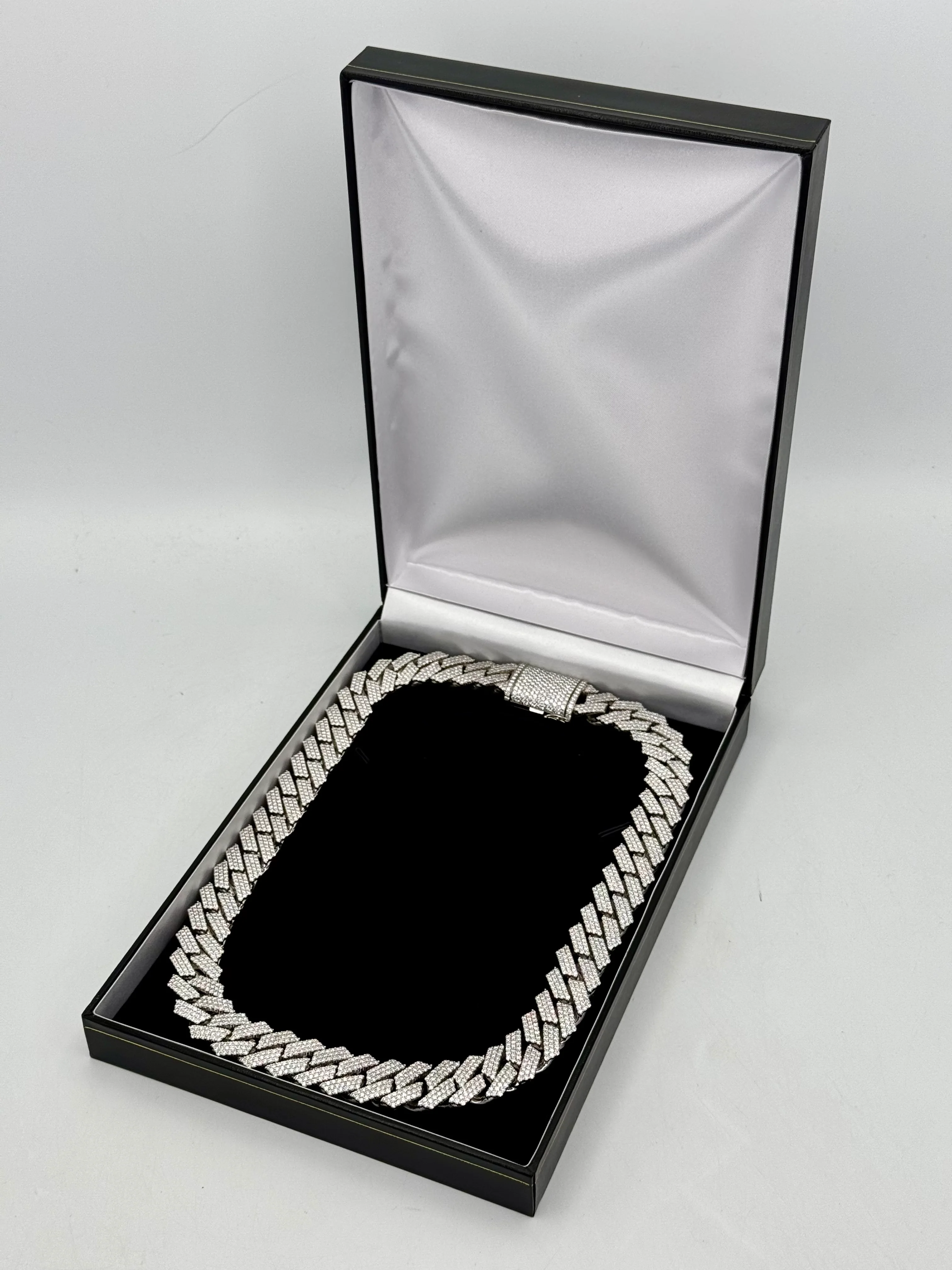Iced Out Diamond Prong Cuban Link 14K White Gold Chain 423grams 66ct VS - Image 5