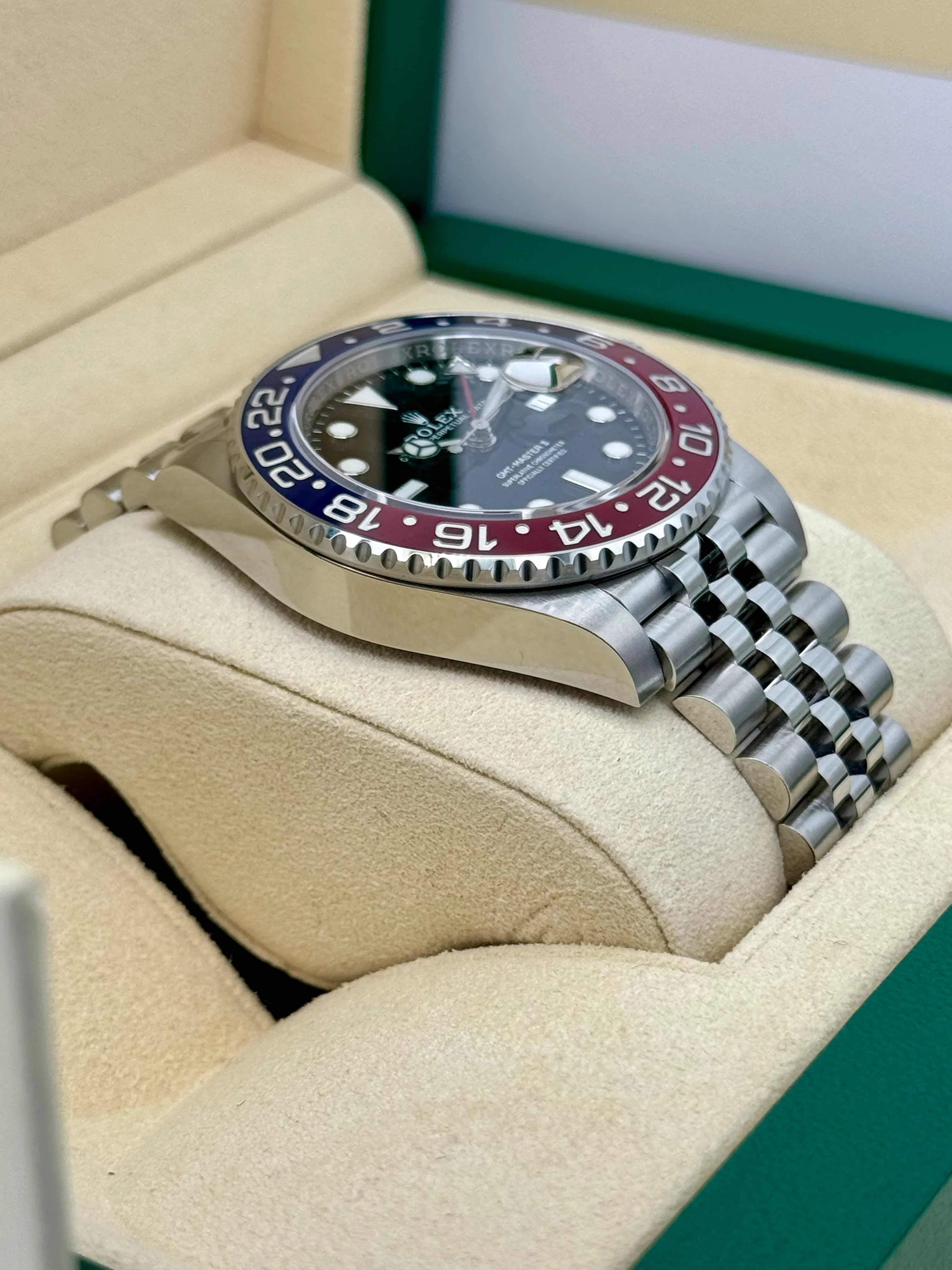 NEW 2019 GMT-Master II “Pepsi” 40mm 126710BLRO Jubilee - Image 6