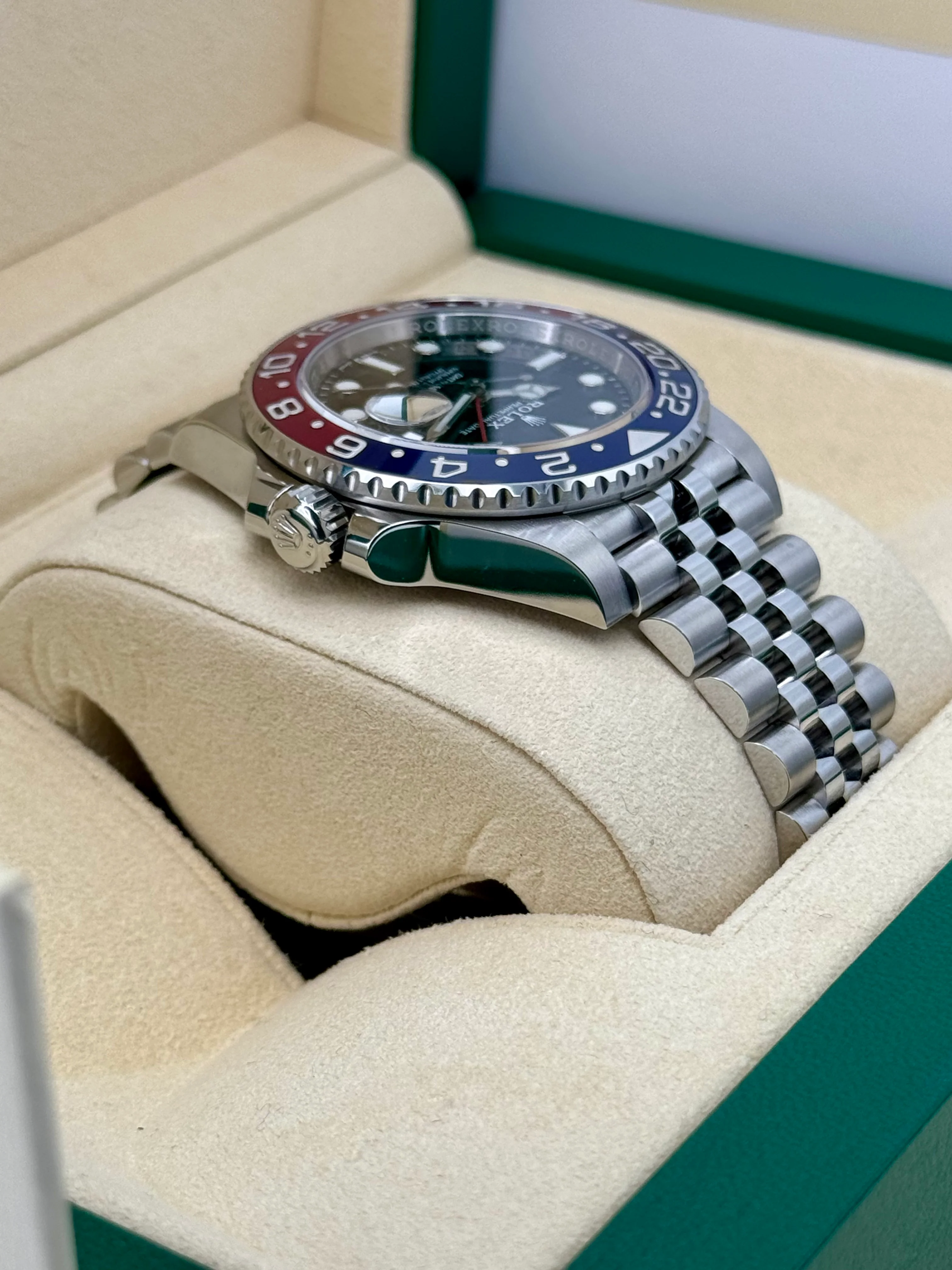 NEW 2019 GMT-Master II “Pepsi” 40mm 126710BLRO Jubilee - Image 8