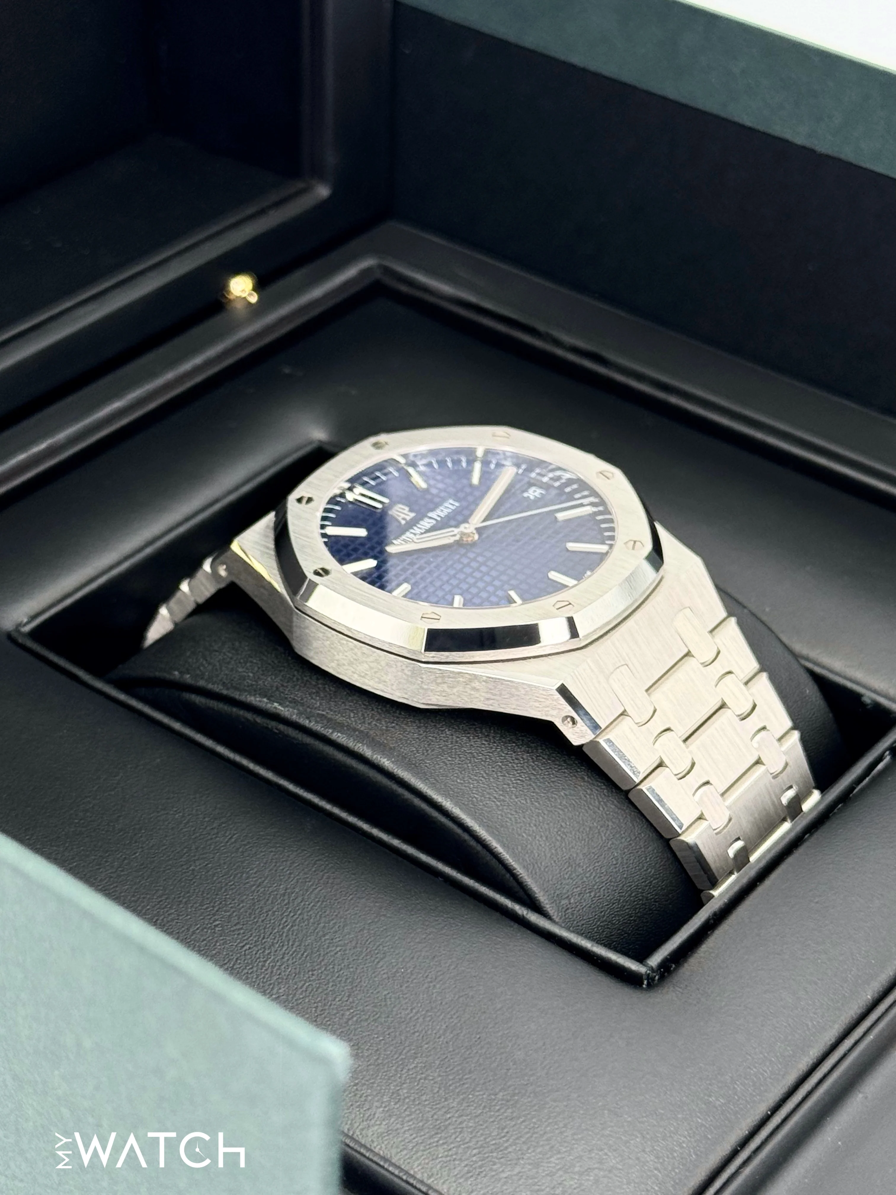 NEW 2021 Audemars Piguet  Royal Oak  41mm 15503BC Blue Dial - Image 6