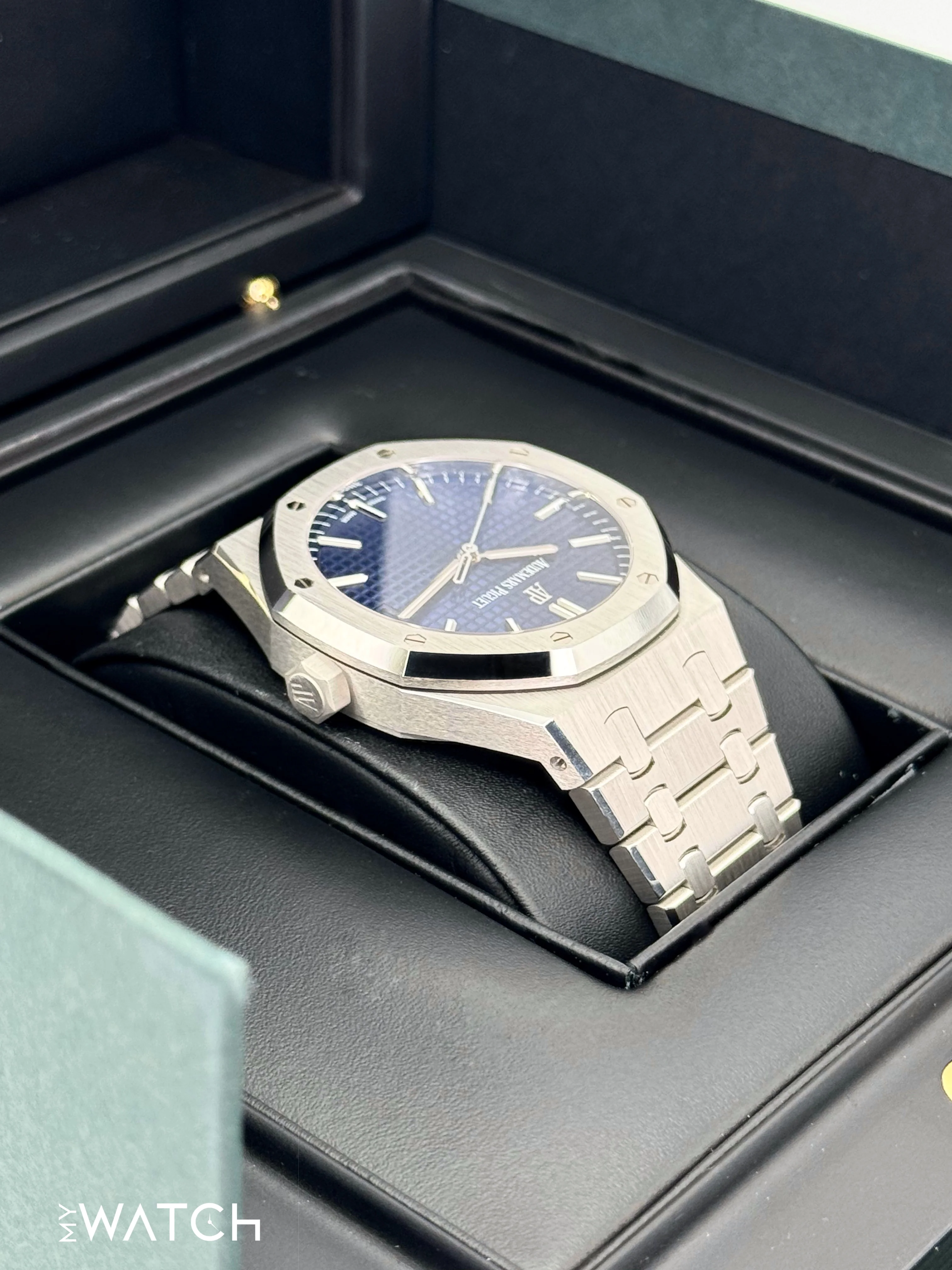NEW 2021 Audemars Piguet  Royal Oak  41mm 15503BC Blue Dial - Image 8