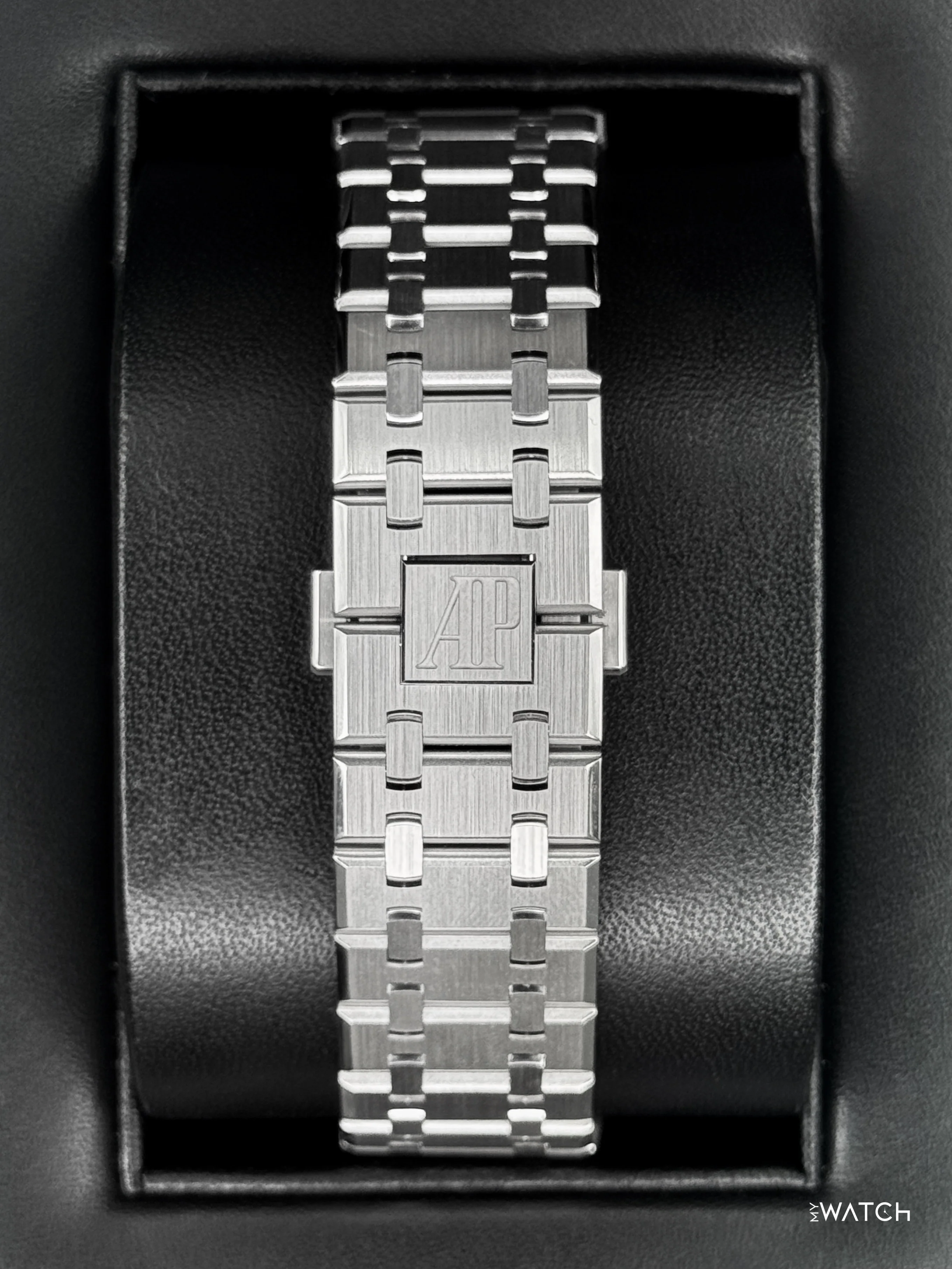 2021 Audemars Piguet  Royal Oak 41mm 26239BC White Gold Blue Dial - Image 2