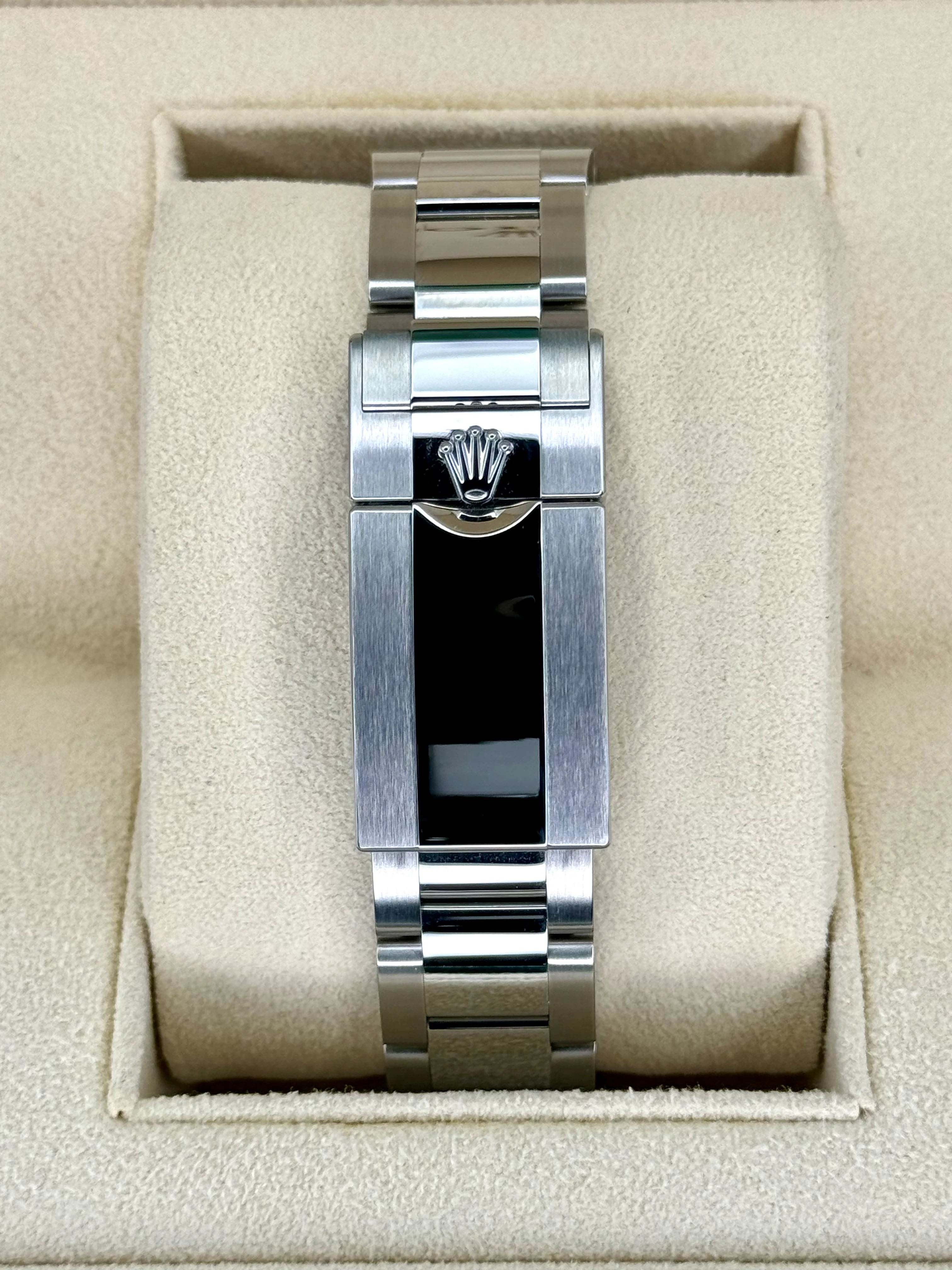 NEW 2022 GMT-Master II “Pepsi” 40mm 126710BLRO Oyster - Image 2