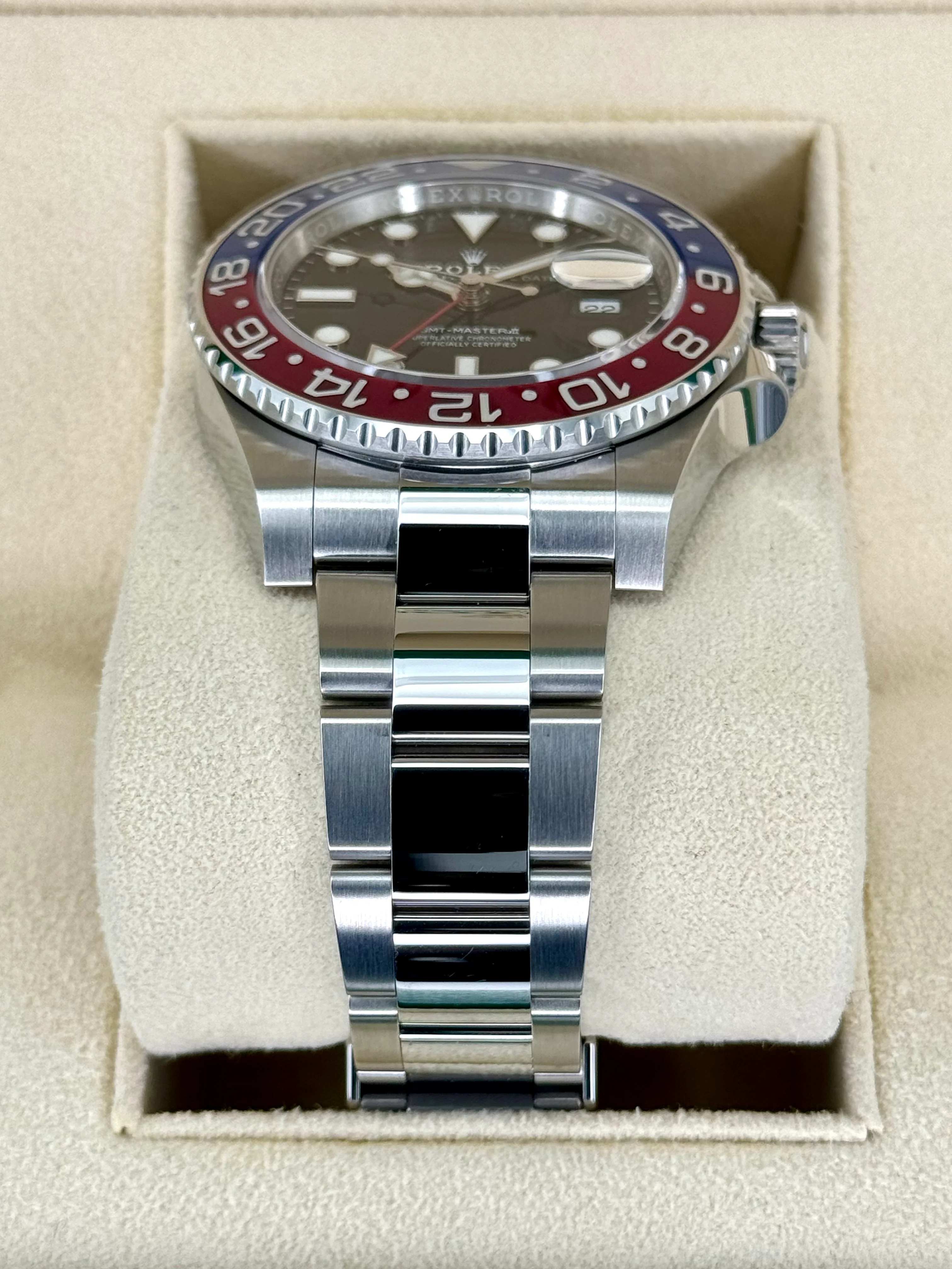 NEW 2022 GMT-Master II “Pepsi” 40mm 126710BLRO Oyster - Image 3