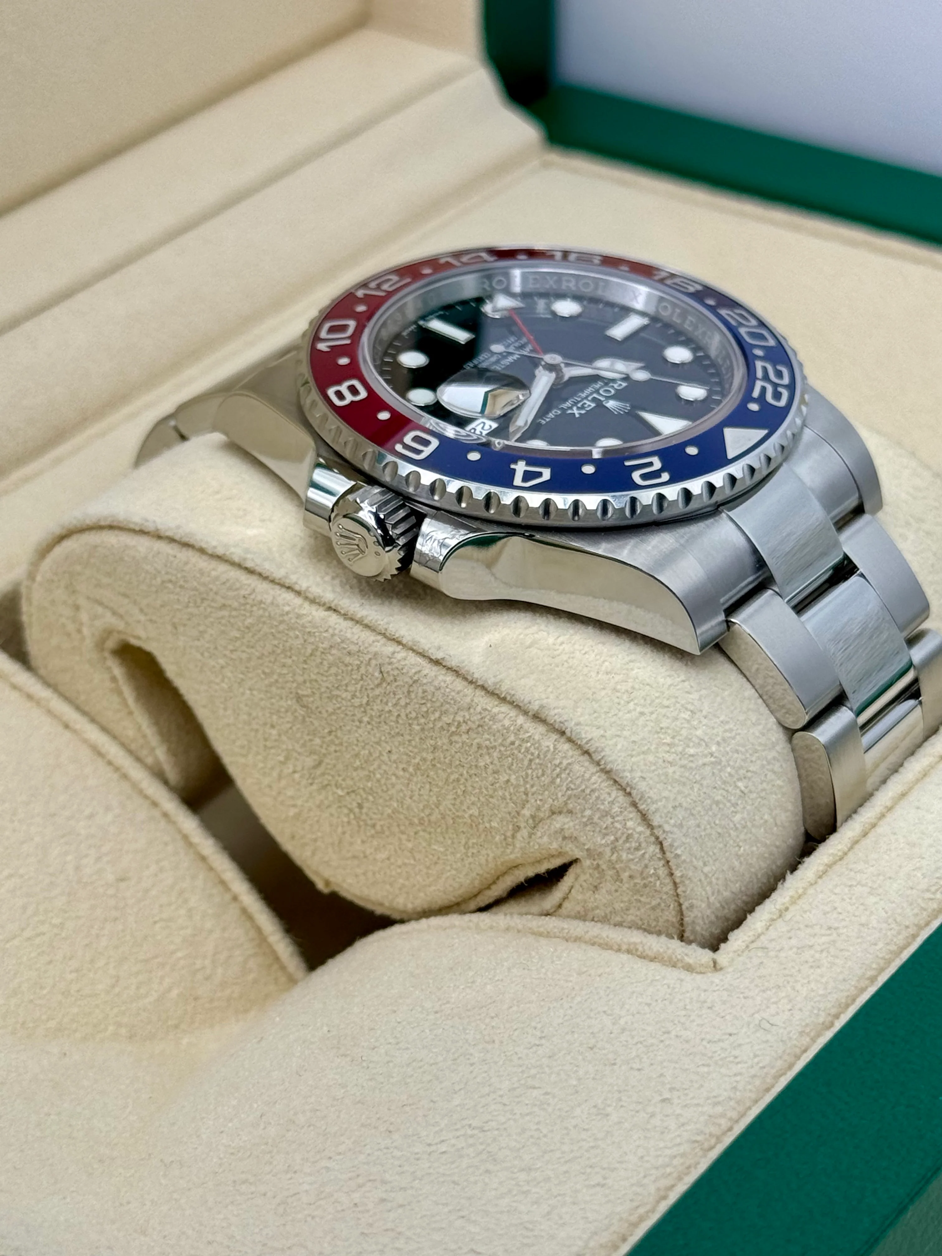 NEW 2022 GMT-Master II “Pepsi” 40mm 126710BLRO Oyster - Image 8