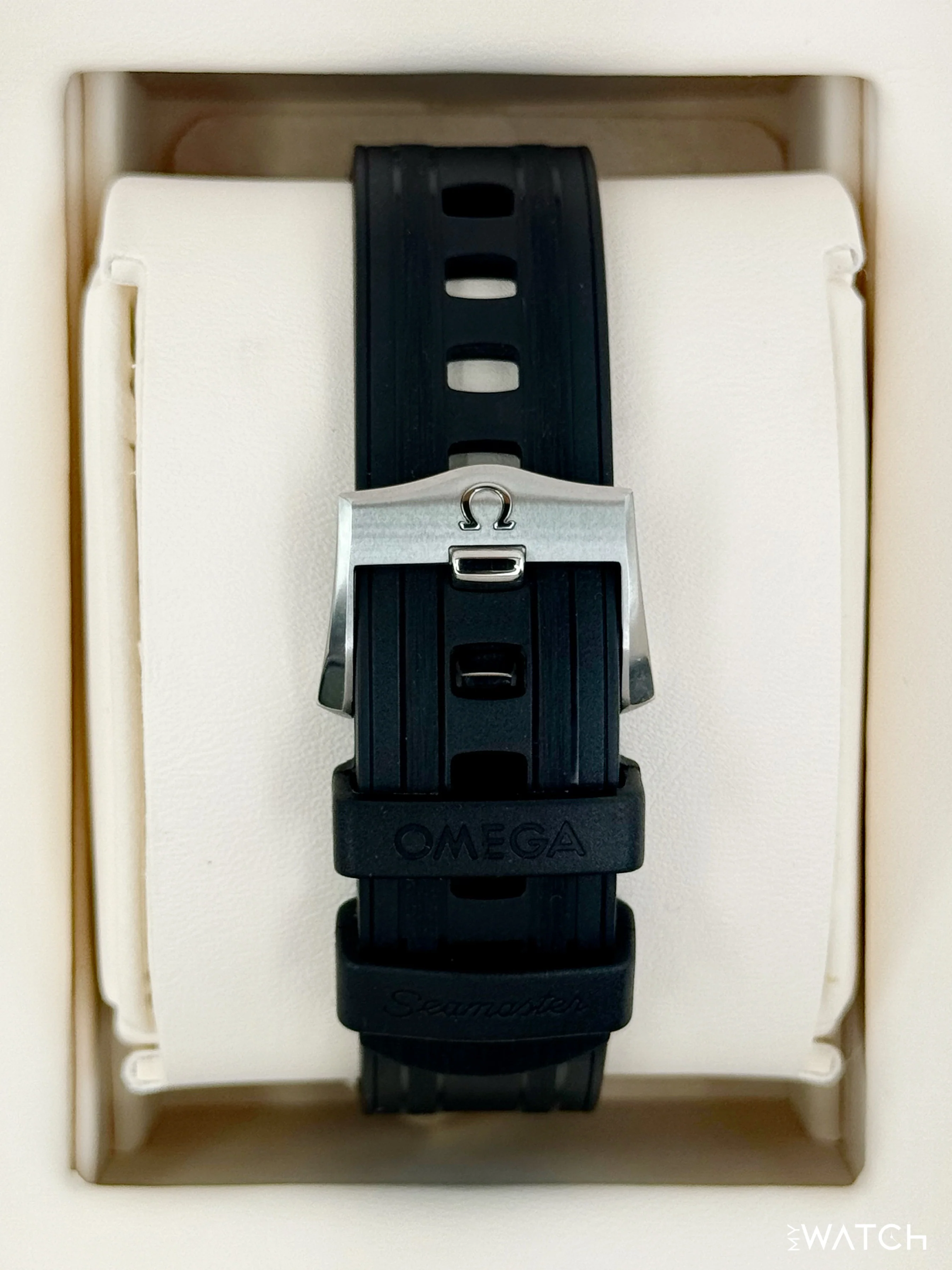 NEW 2022 Omega Seamaster Diver 300M 42mm 210.30.42.20.04.001 White Dial - Image 2