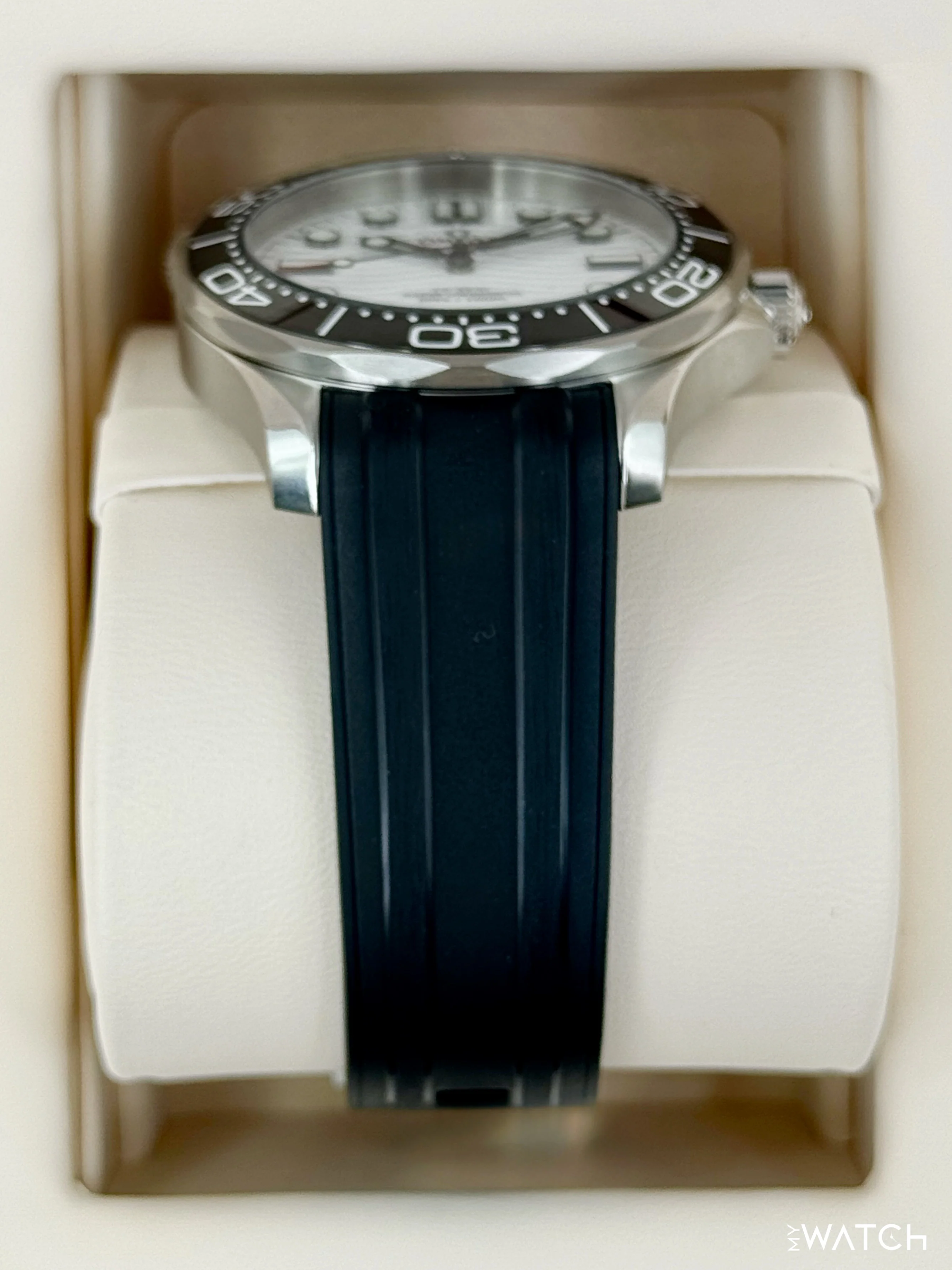 NEW 2022 Omega Seamaster Diver 300M 42mm 210.30.42.20.04.001 White Dial - Image 3