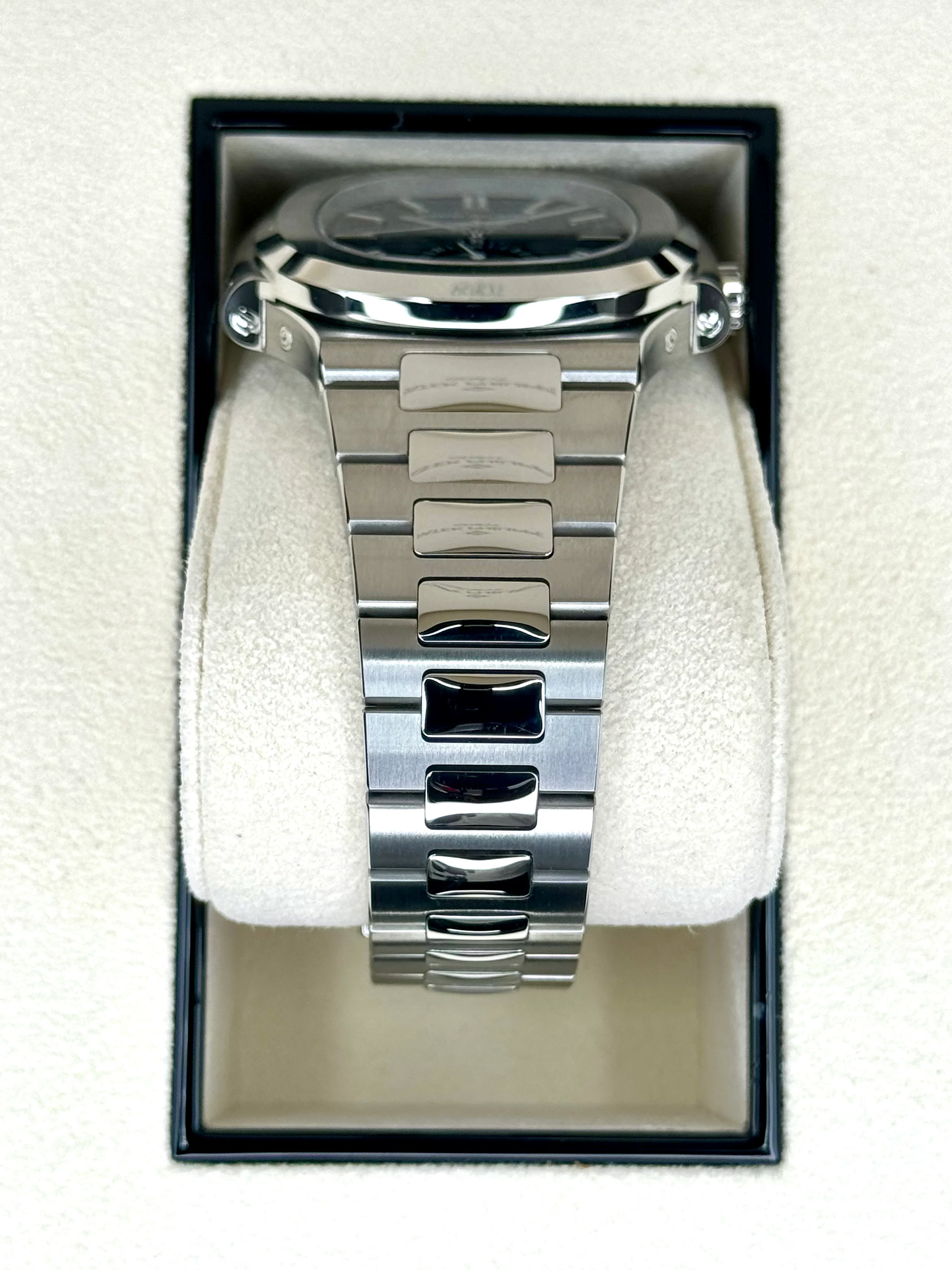 NEW 2022 Patek Philippe 40.5mm 5726/1A-014 Nautilus Moonphase Blue Dial - Image 3