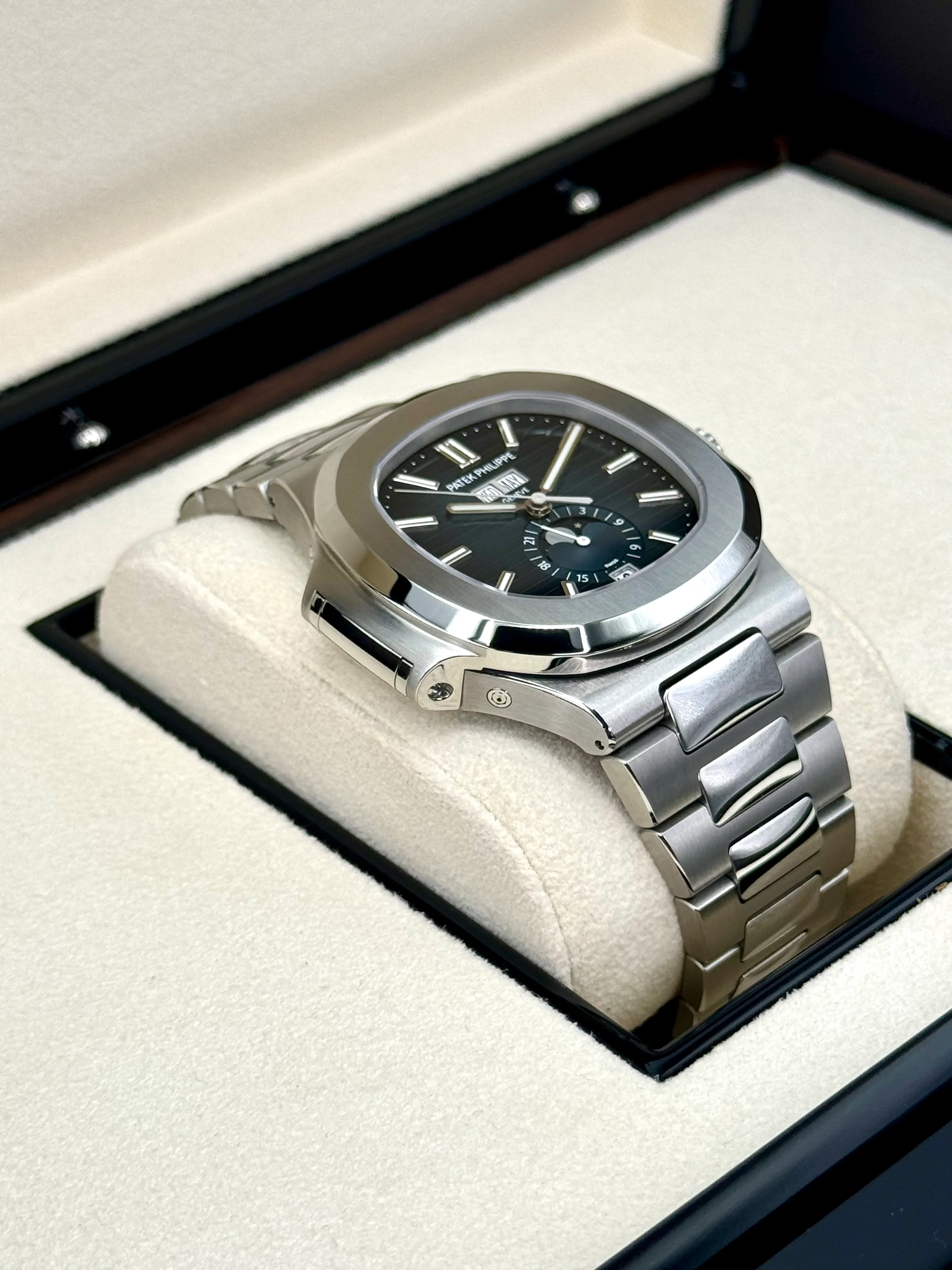 NEW 2022 Patek Philippe 40.5mm 5726/1A-014 Nautilus Moonphase Blue Dial - Image 6