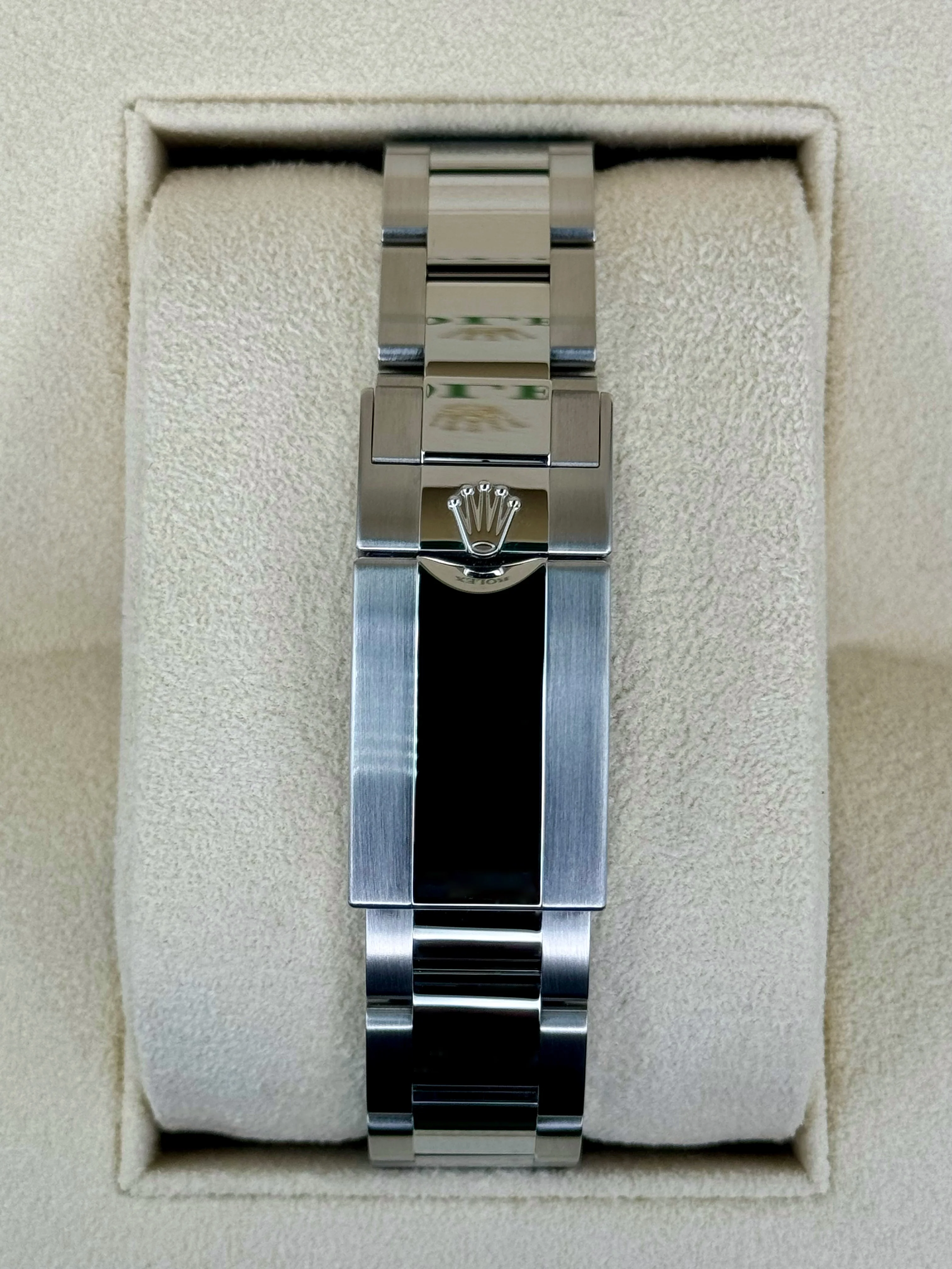 NEW 2022 Rolex GMT-Master II 40mm 116710LN Stainless Steel Black Dial - Image 2