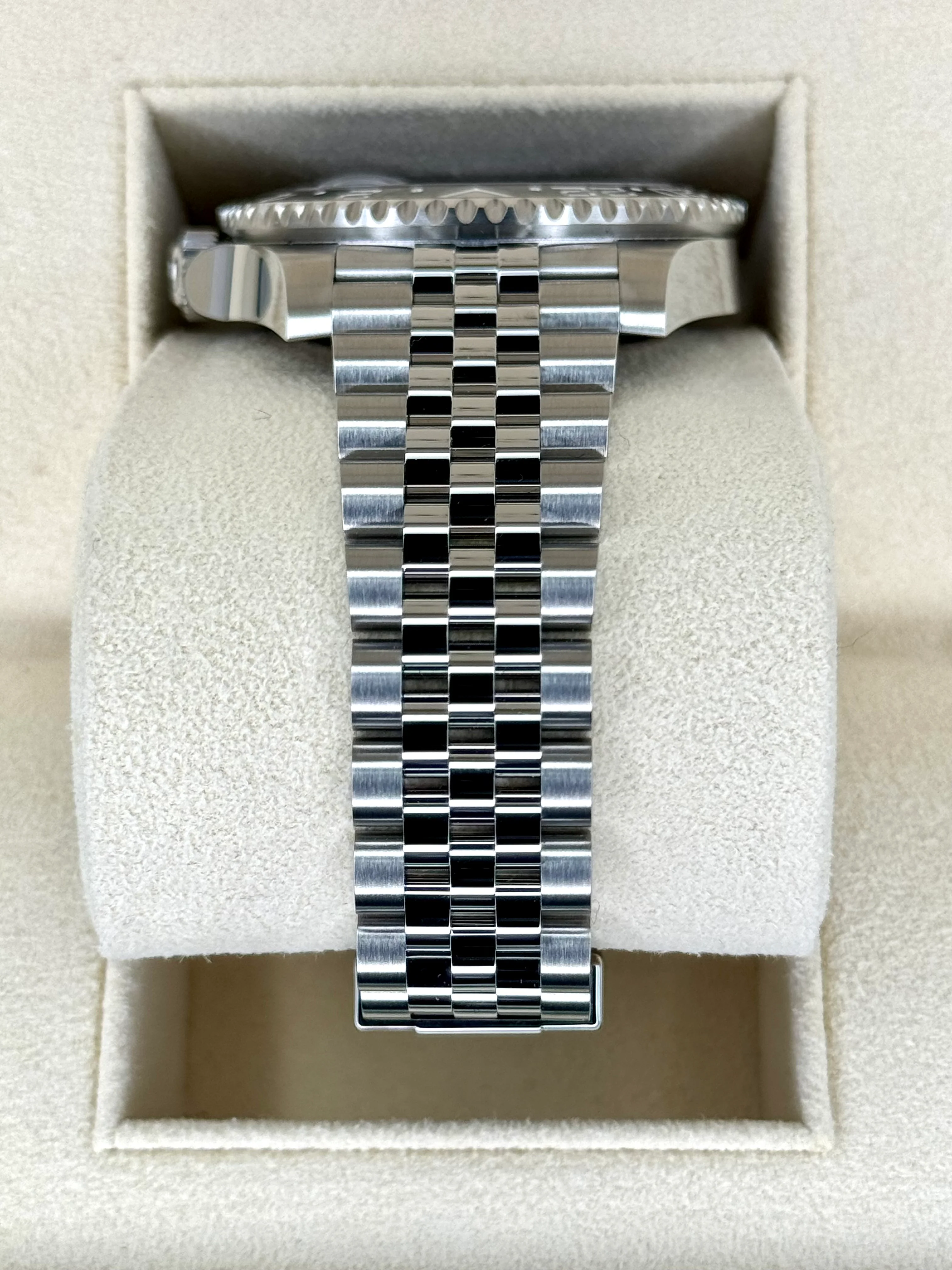 NEW 2022 Rolex GMT-Master II "Batgirl" 40mm 126710BLNR Jubilee Black Dial - Image 4