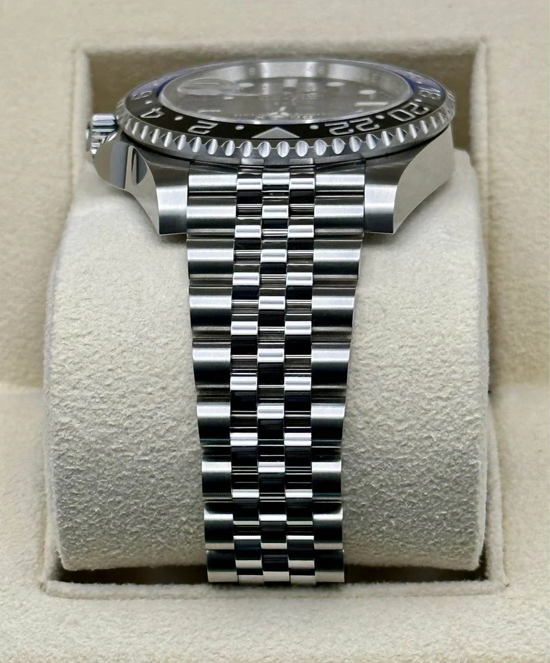 NEW 2022 Rolex GMT-Master II “Batgirl” 40mm 126710BLNR Jubilee Black Dial - Image 3
