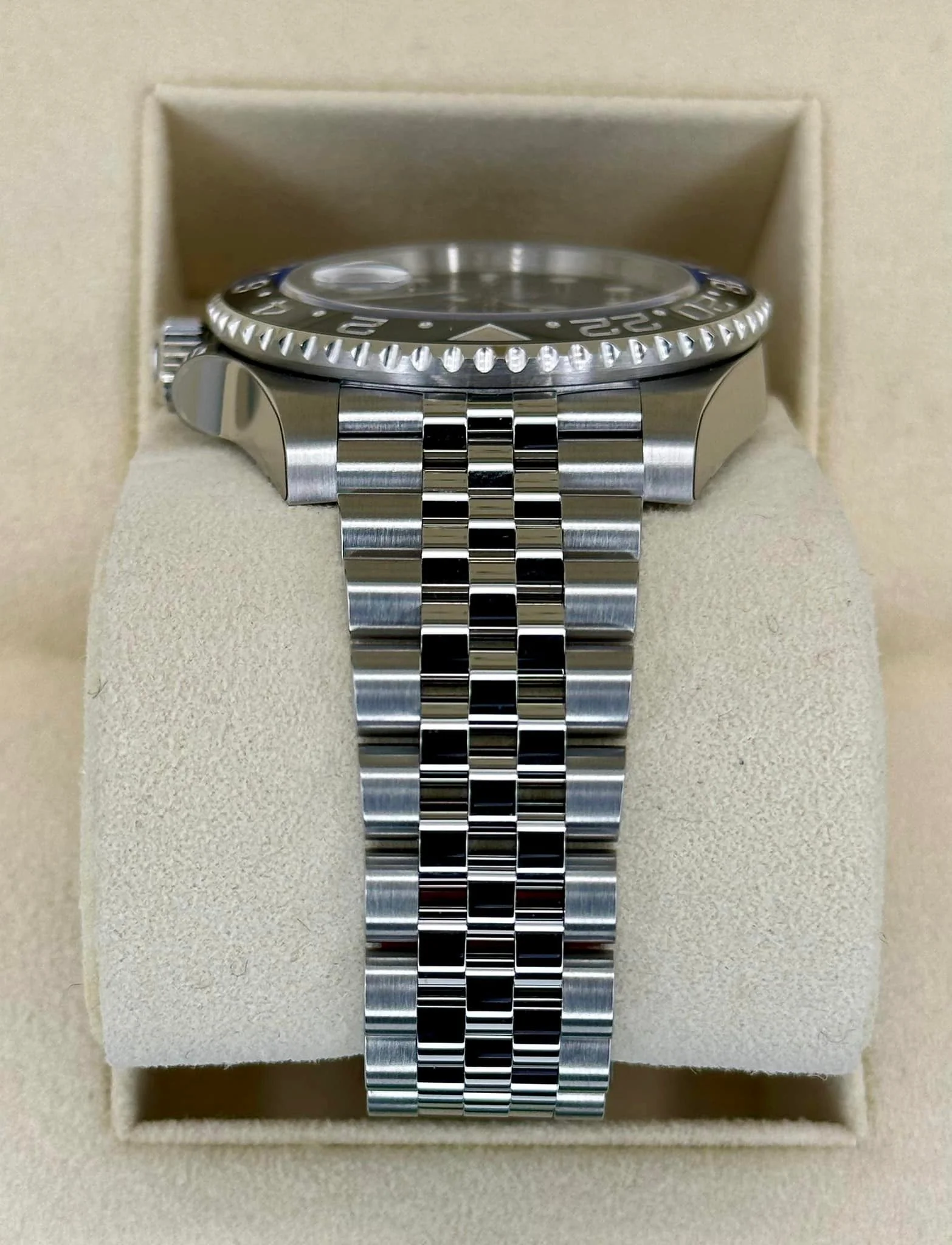 NEW 2022 Rolex GMT-Master II "Batgirl" 40mm 126710BLNR Jubilee Black Dial - Image 4