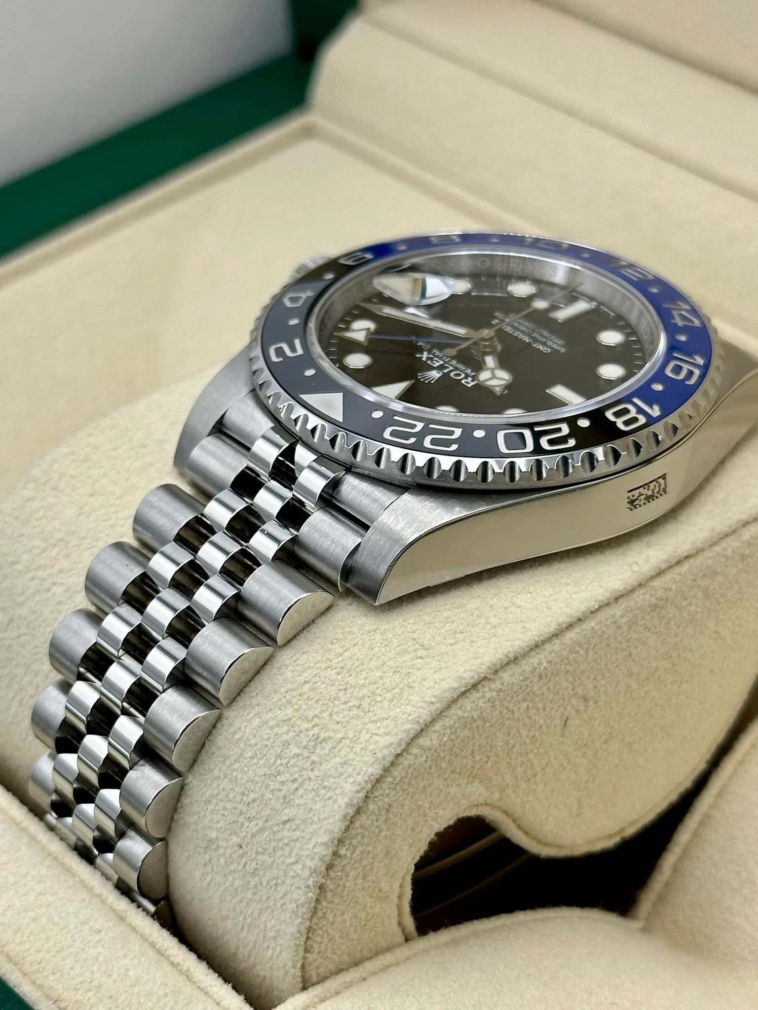 NEW 2022 Rolex GMT-Master II "Batgirl" 40mm 126710BLNR Jubilee Black Dial - Image 7