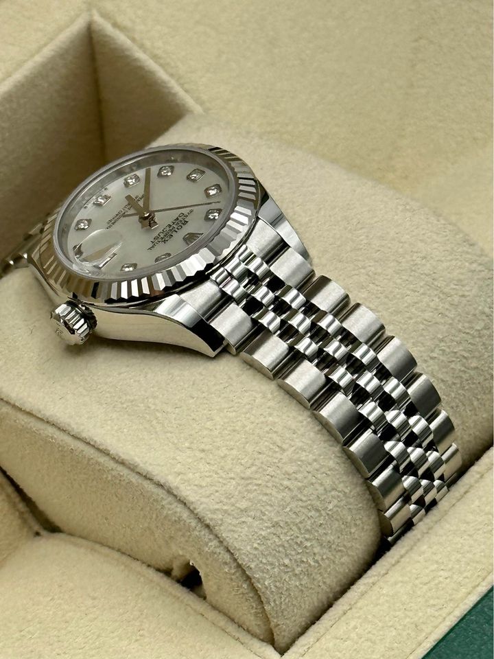 NEW 2022 Rolex Ladies Datejust 28mm 279174 Diamond Mother of Pearl Dial - Image 7