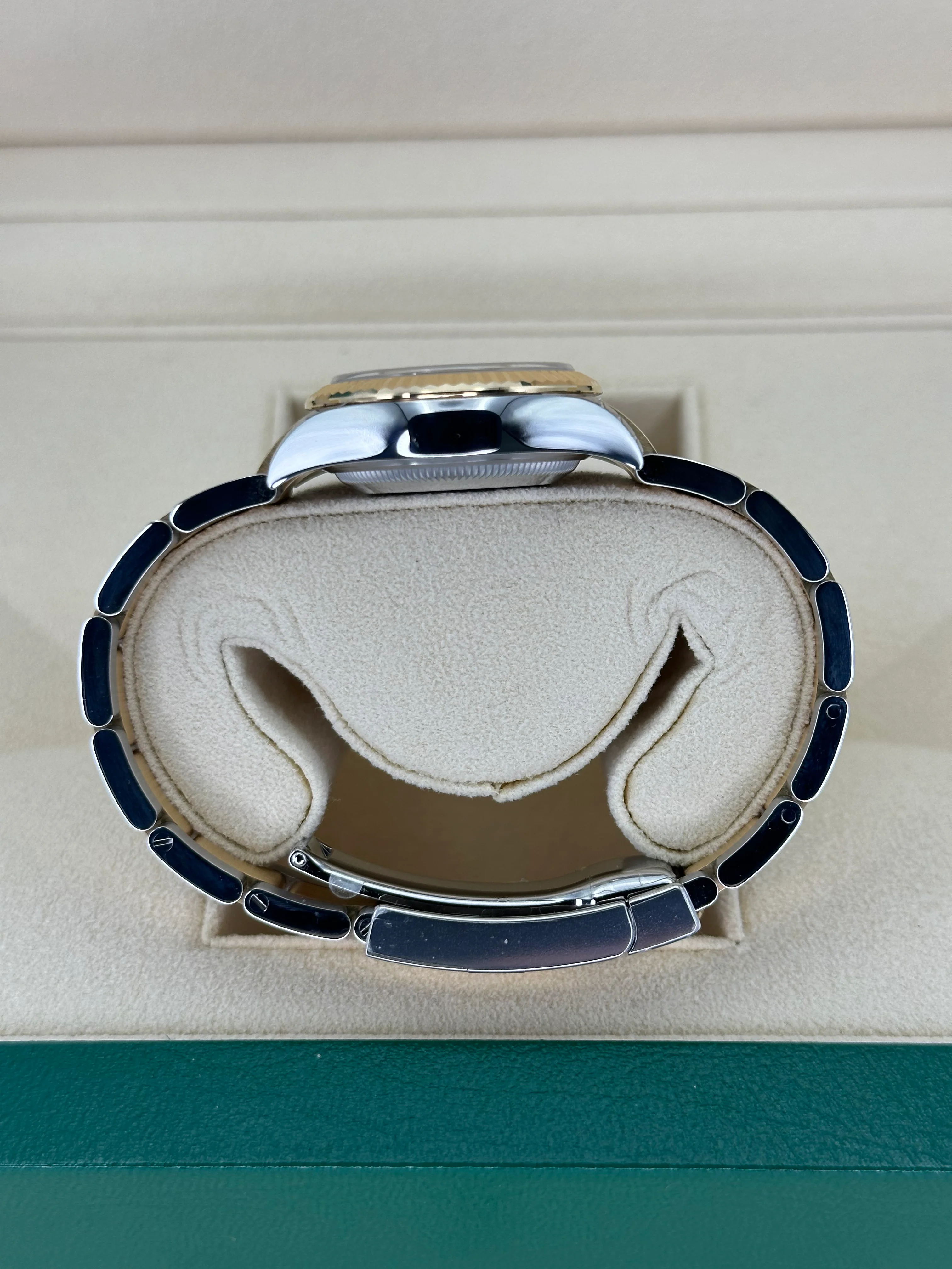 NEW 2022 Rolex Lady Datejust 28mm 279173 - Image 10